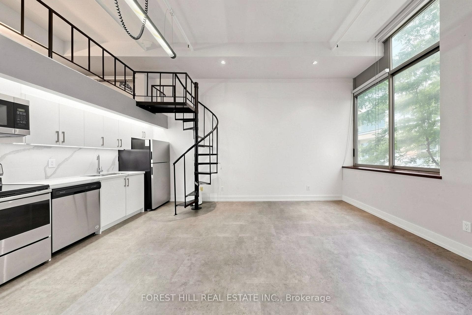 21 Nassau Street Unit 301 photo 17