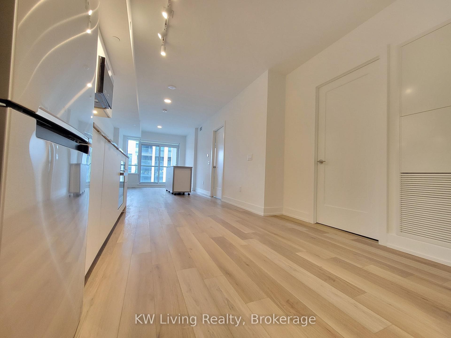 8 Cedarland Drive Unit 1002 photo 3