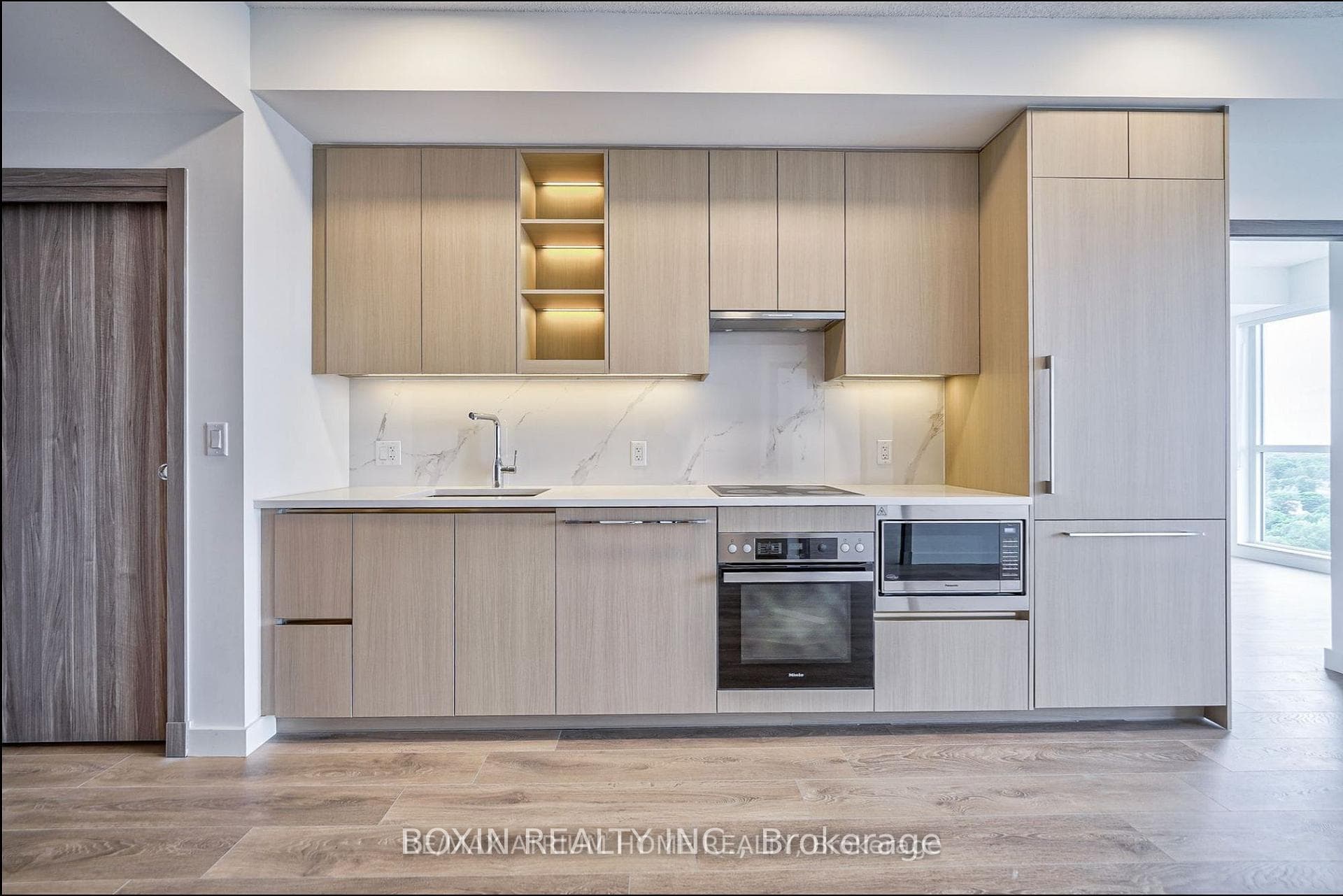 25 Mcmahon Drive Unit PH2105 photo 8