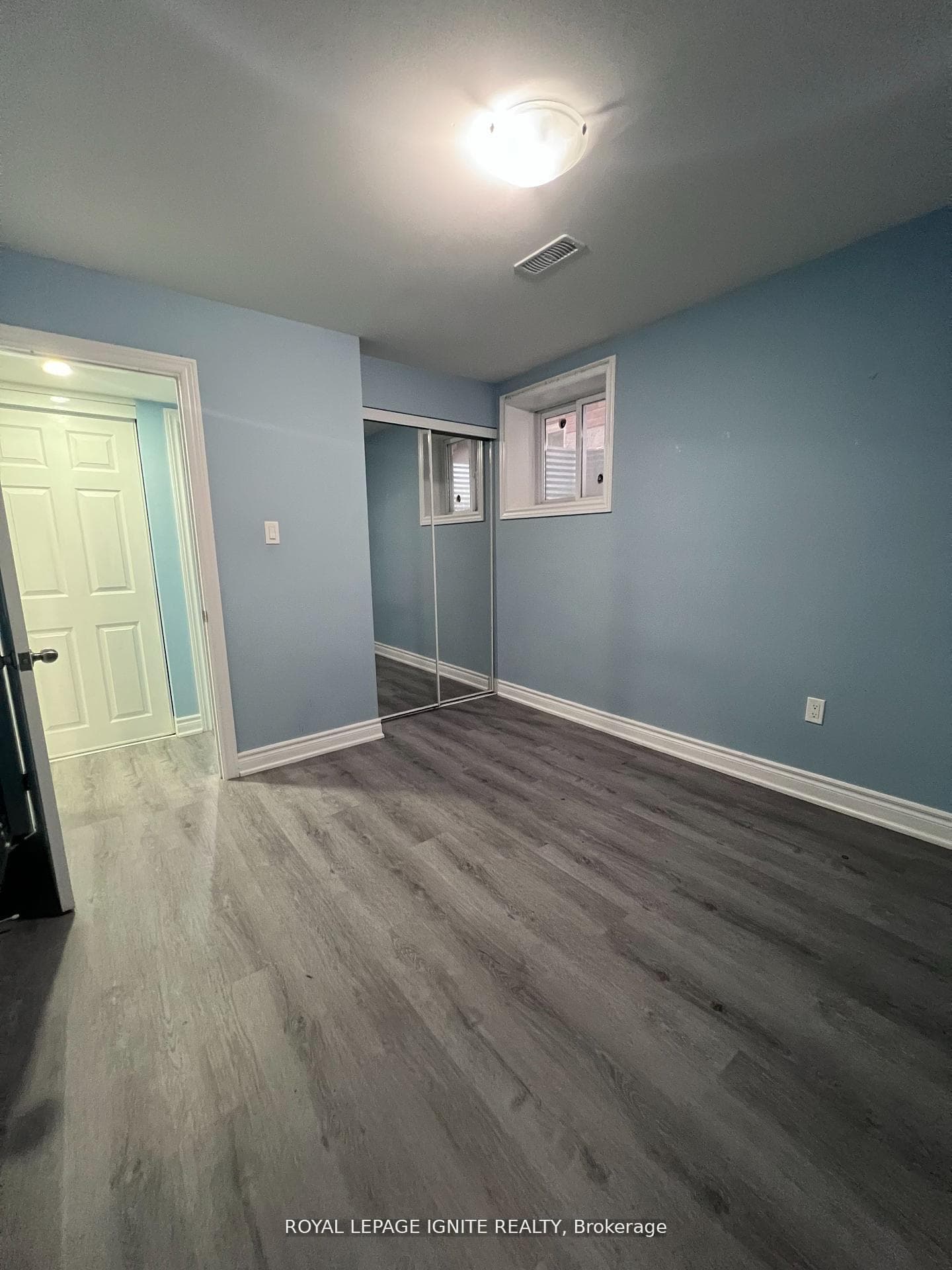 1074 Orenda Street Unit Bsmt photo 6