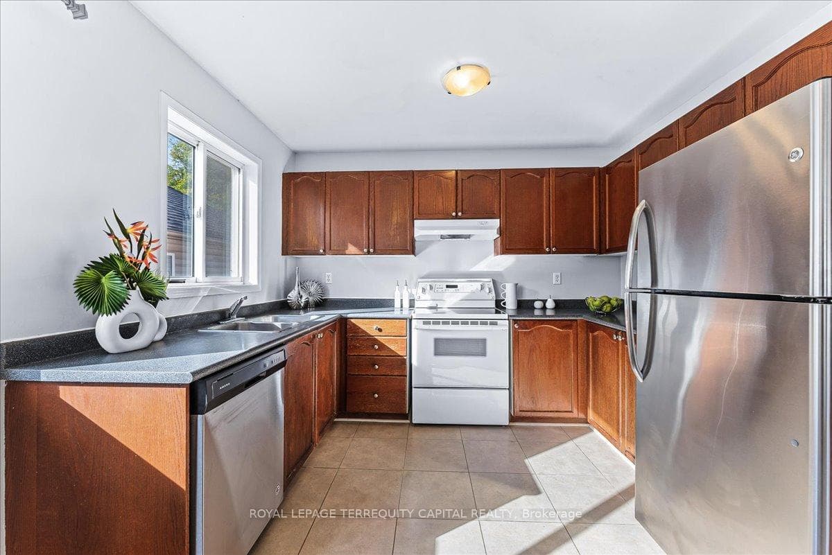 54 Copeman Crescent photo 13
