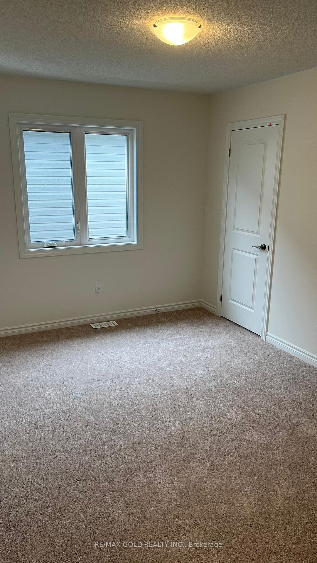 9 Phoenix Boulevard photo 13