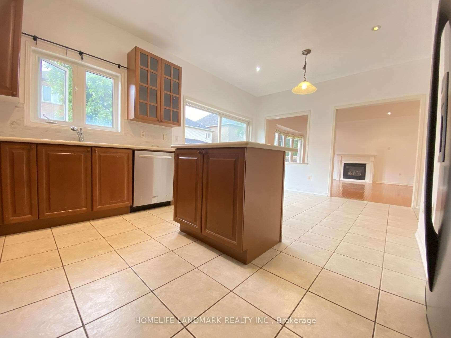 303 Tower Hill Road photo 5