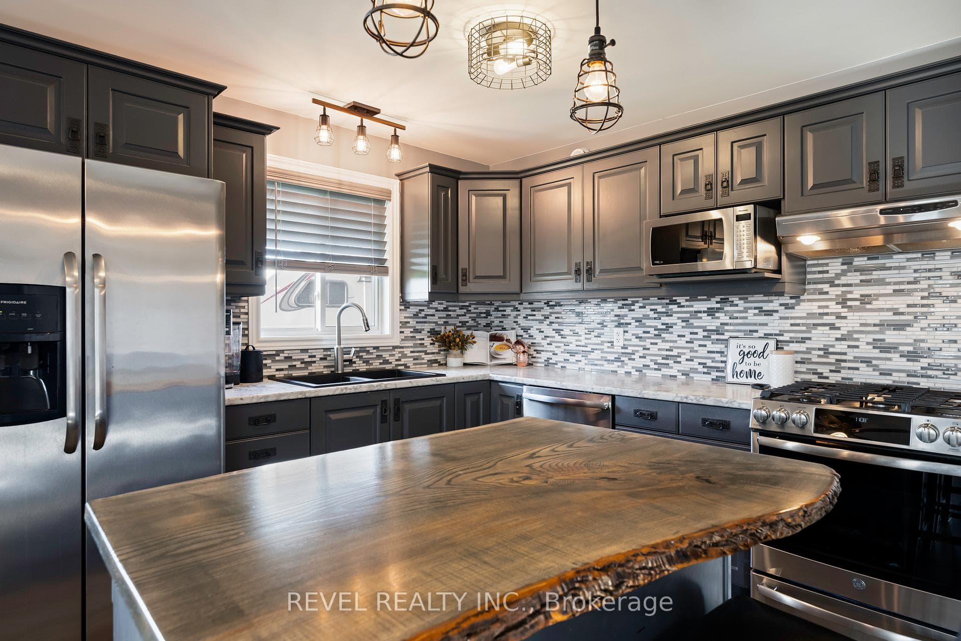 771 Princess Street photo 8
