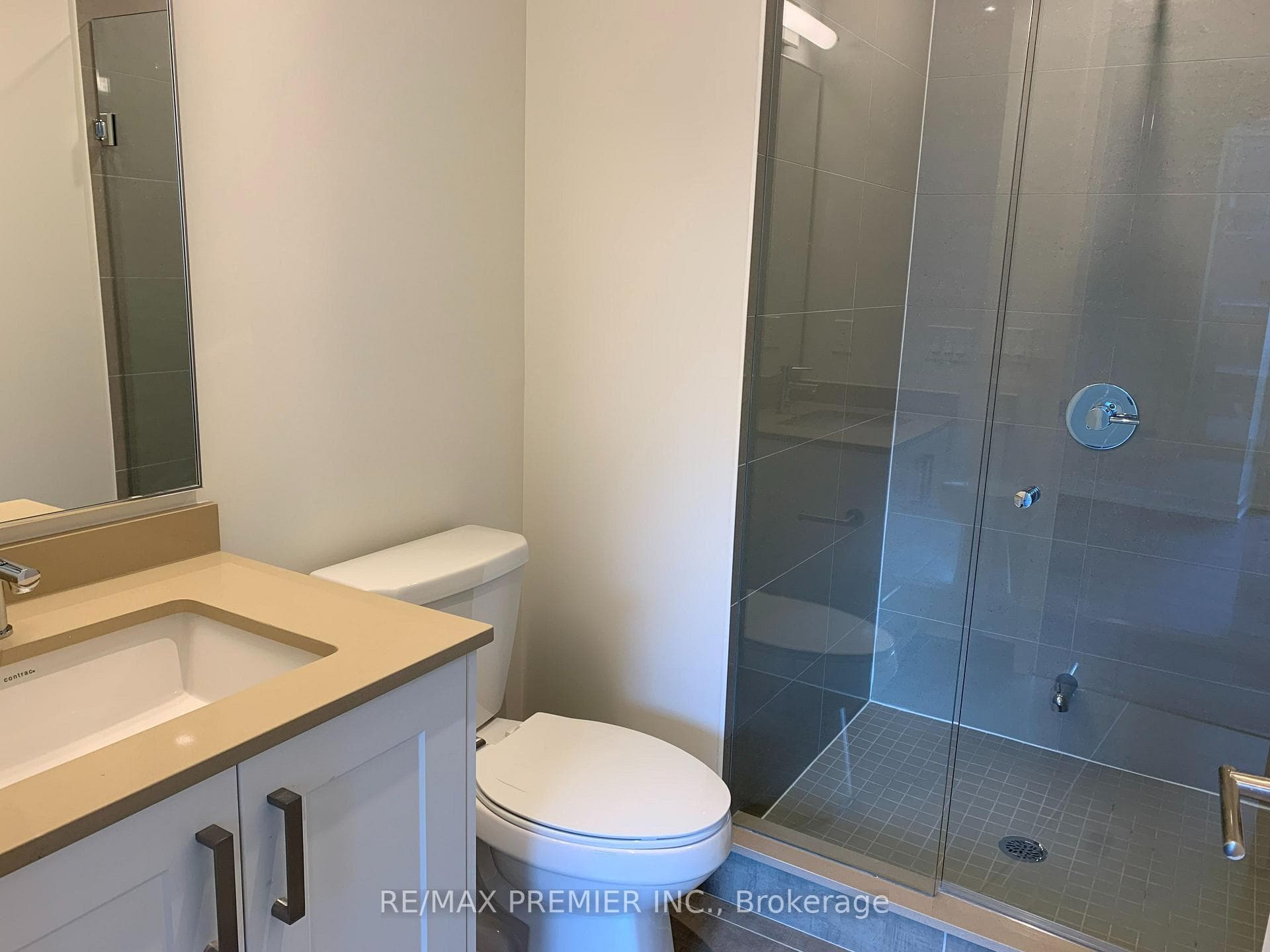 99 John Street Unit 903 photo 14