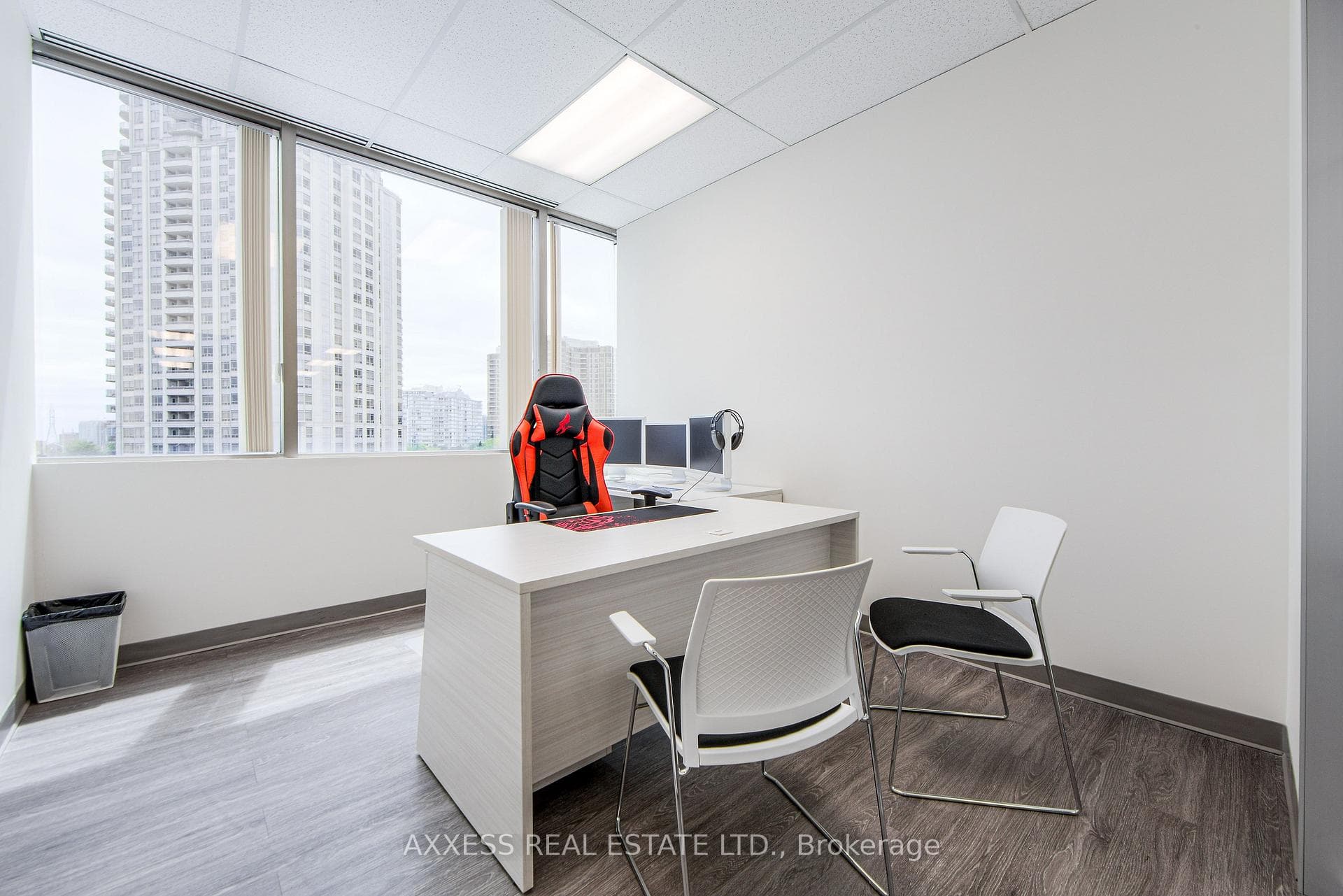 30 Eglinton Avenue Unit 400 photo 13