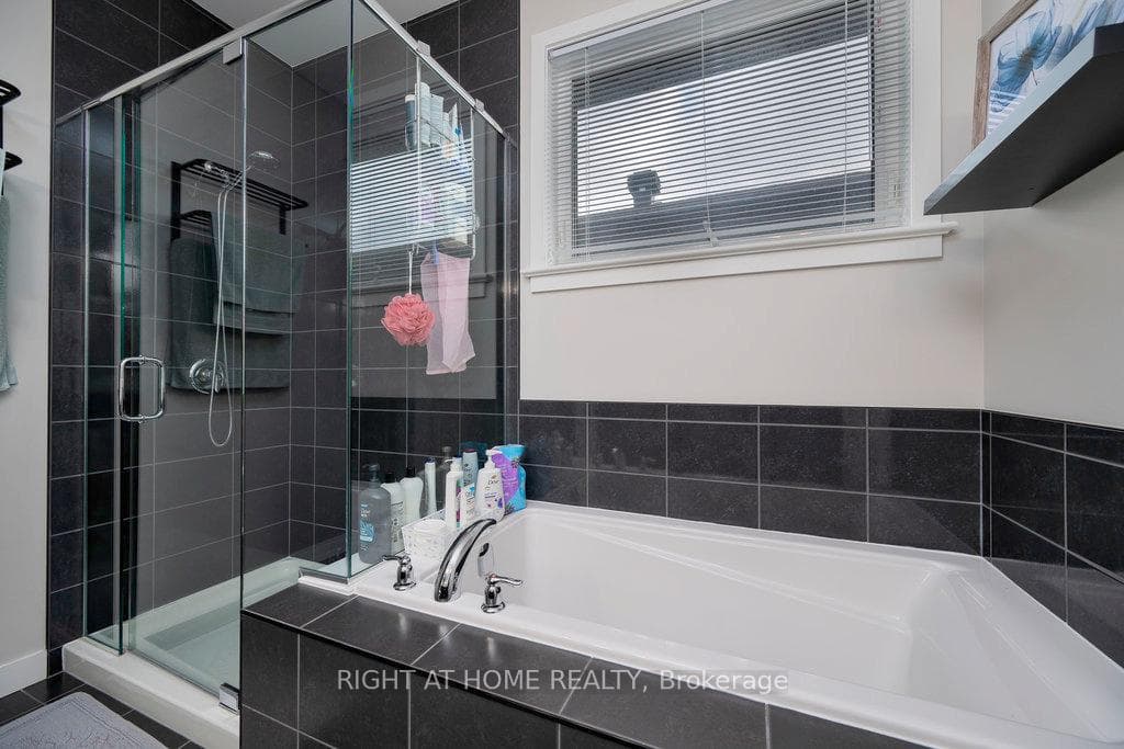 159 Boulonnais Grove photo 27