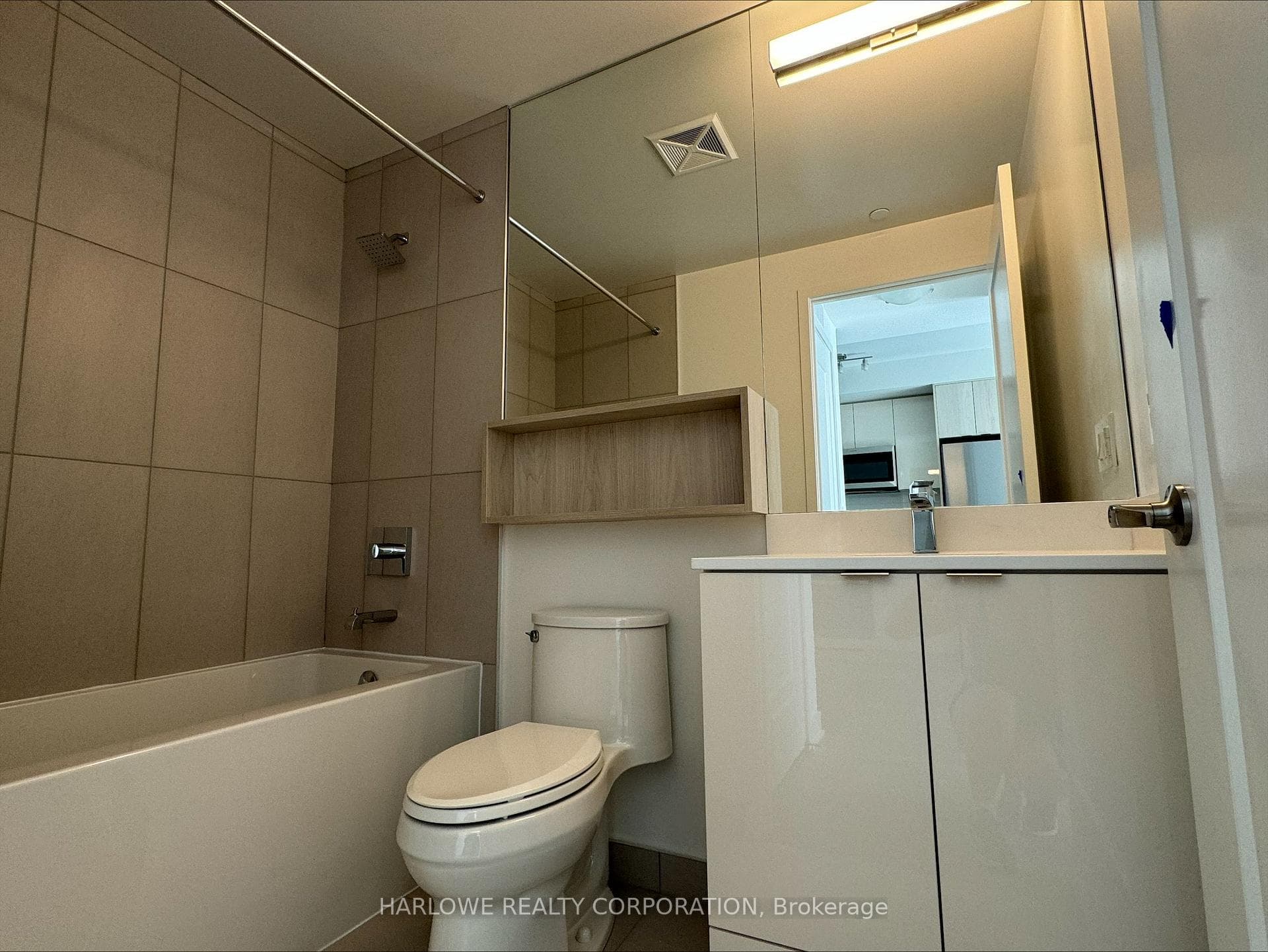 70 Princess Street Unit LPH2914 photo 5