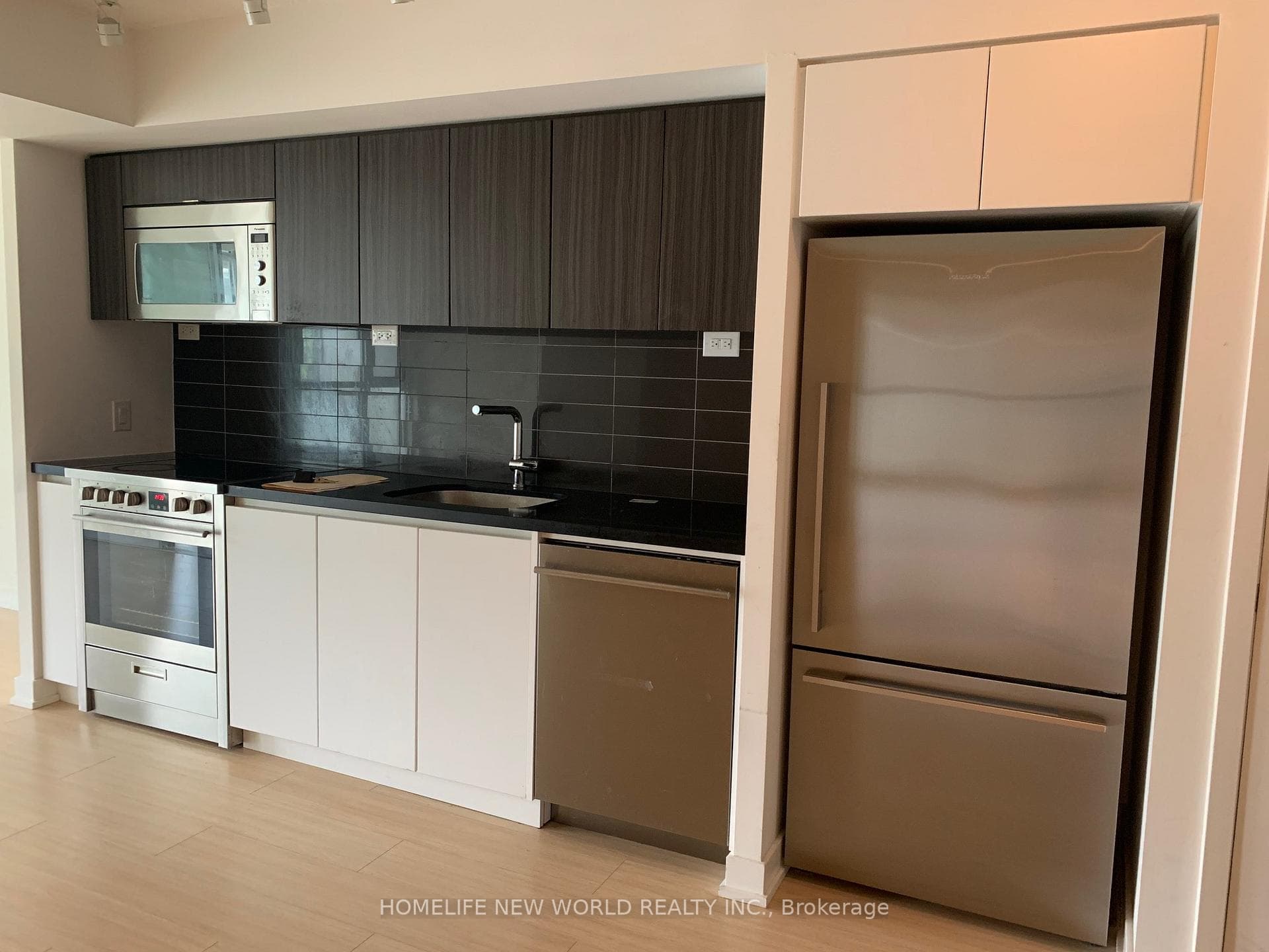85 Queens Wharf Road Unit 715 photo 1