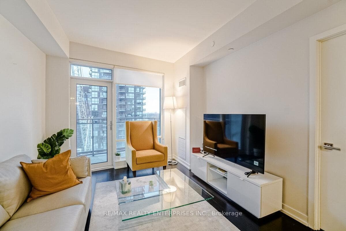 21 Widmer Street Unit 2612 photo 8