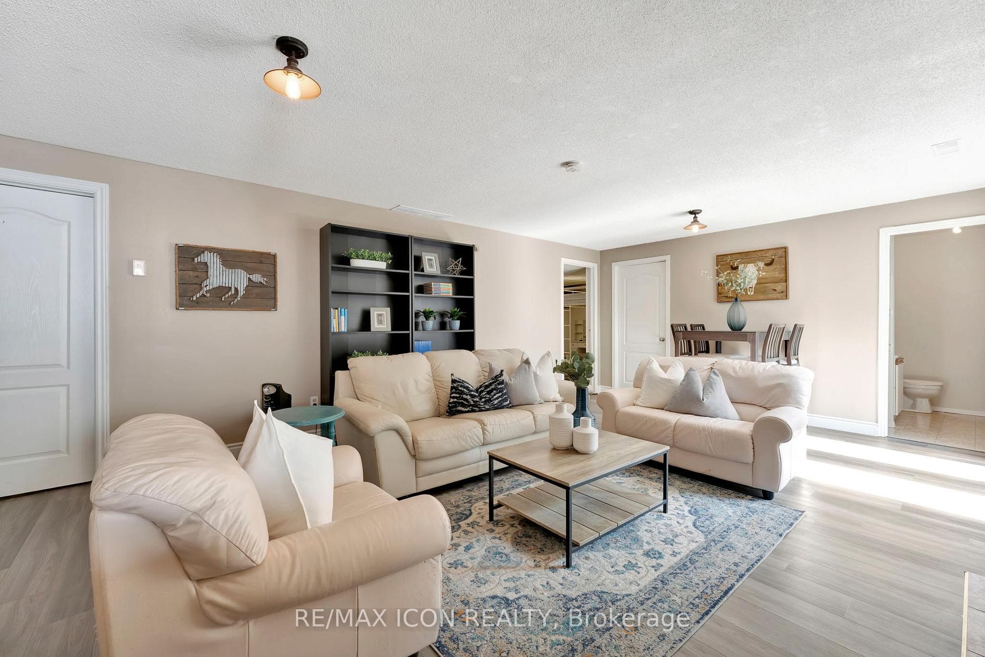 55 Mitchell Street photo 21