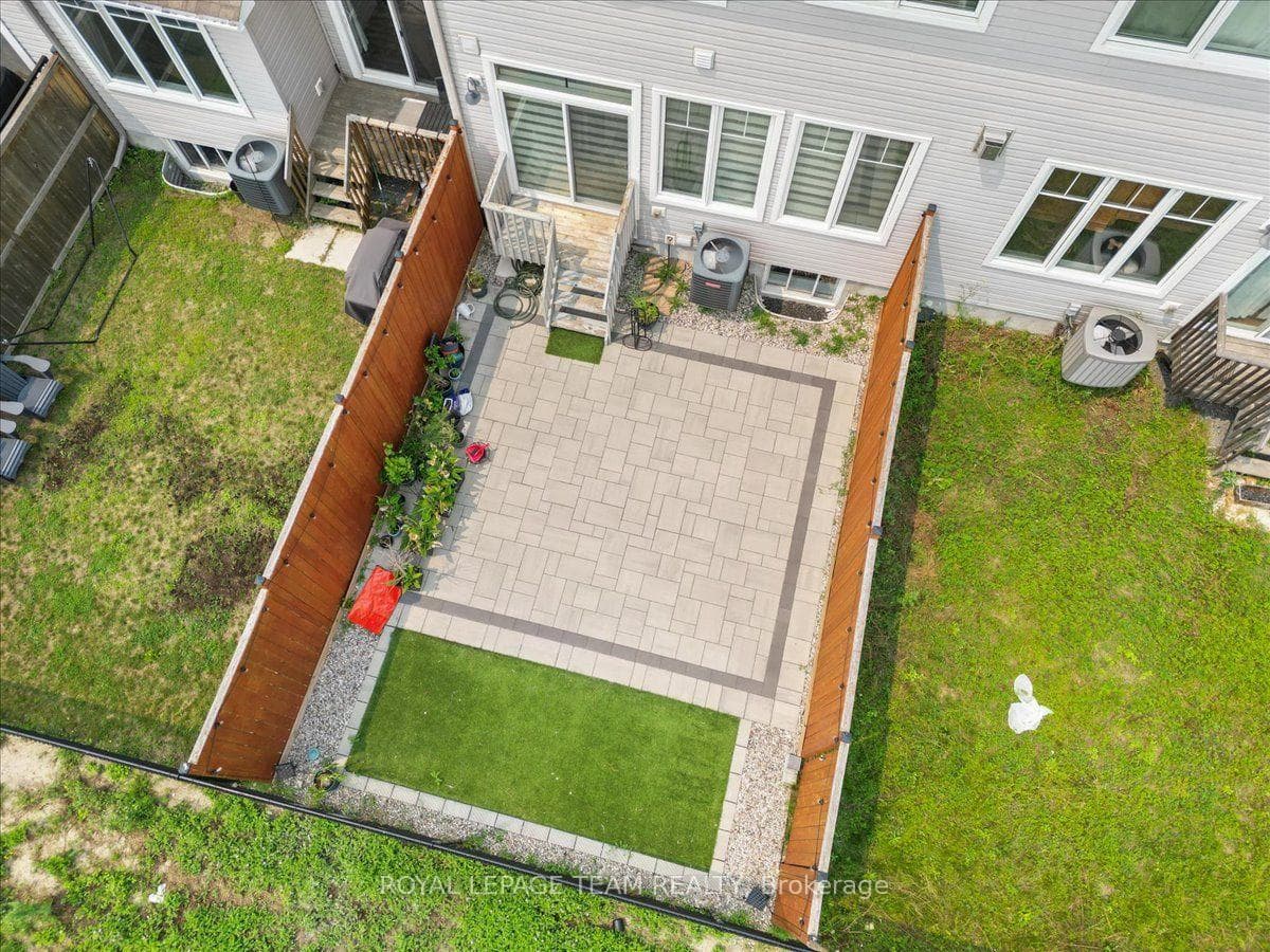 552 Jackdaw Avenue photo 30
