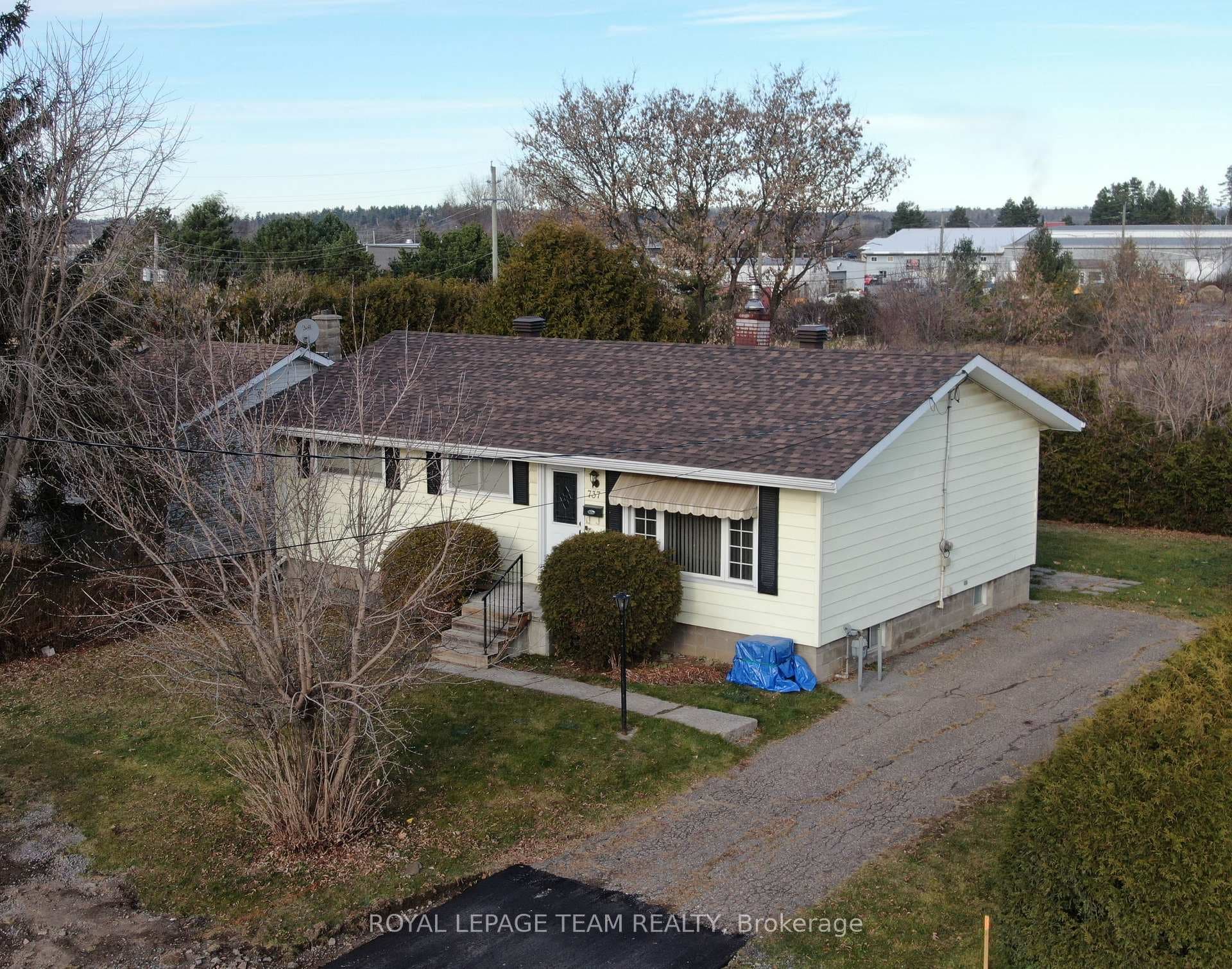 737 Eighth Street photo 4