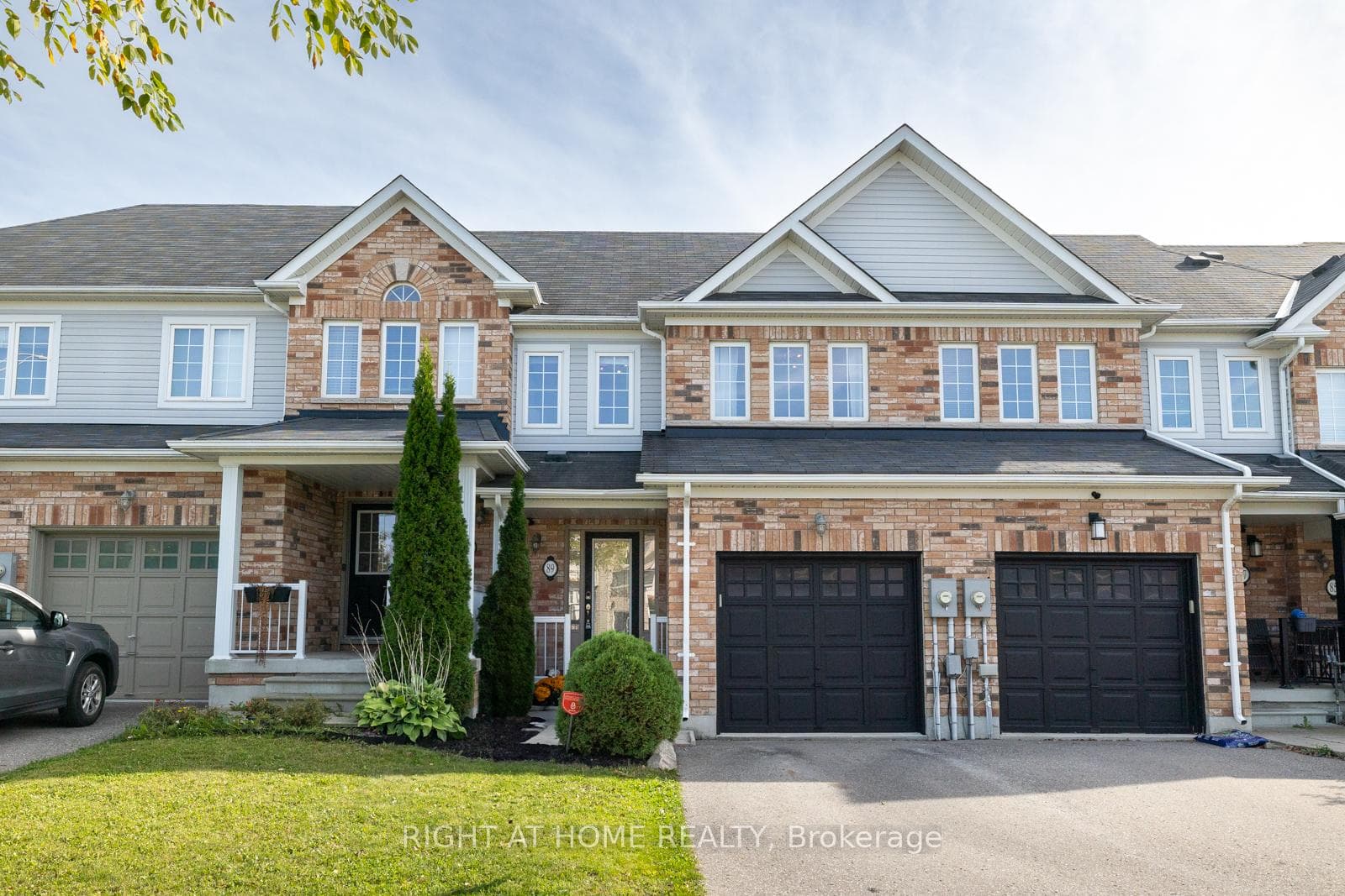 89 Dewell Crescent photo 1