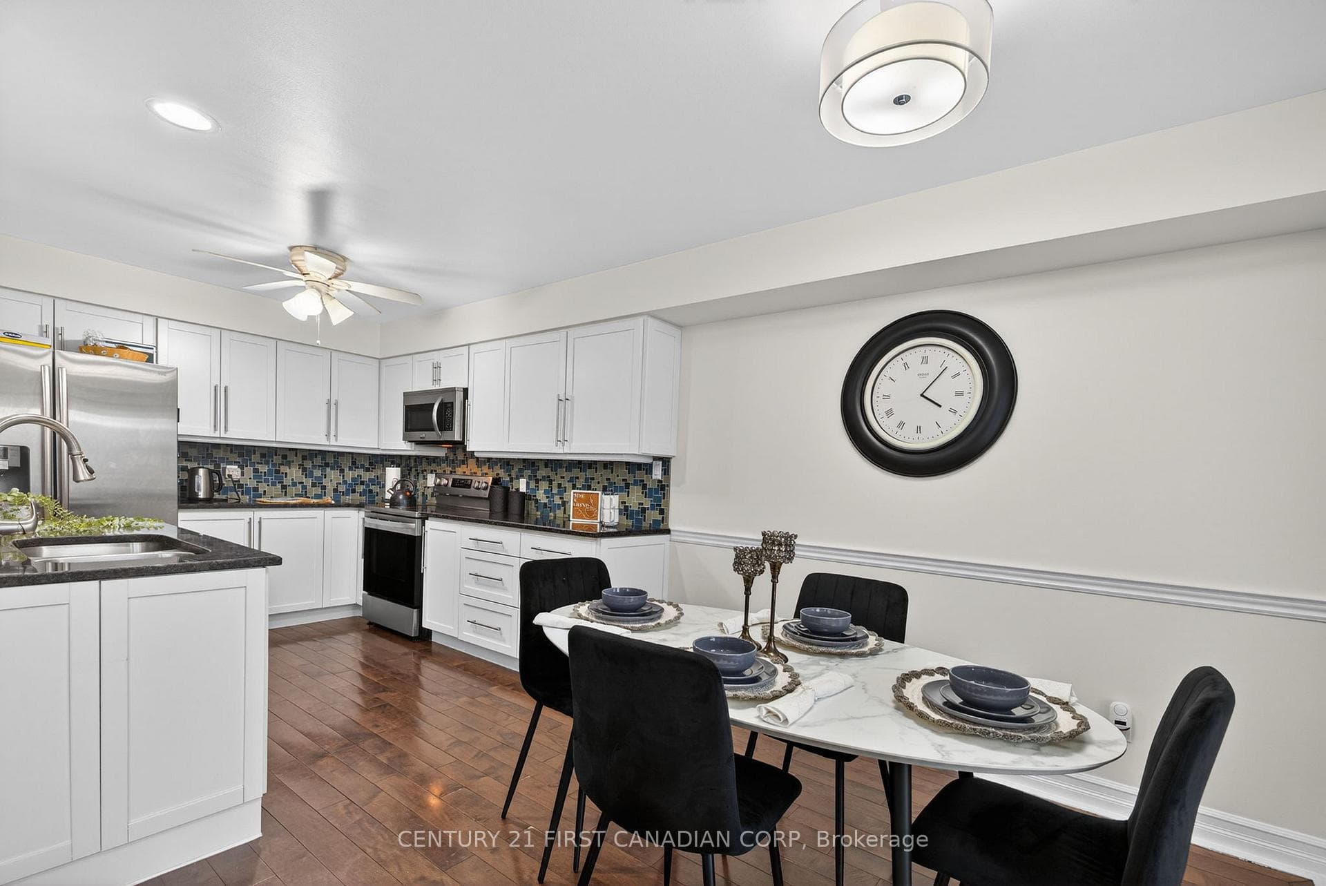 875 Homeview Court photo 13