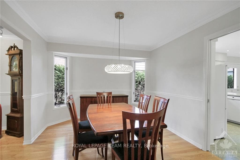 53 SPRINGWOOD Circle photo 6