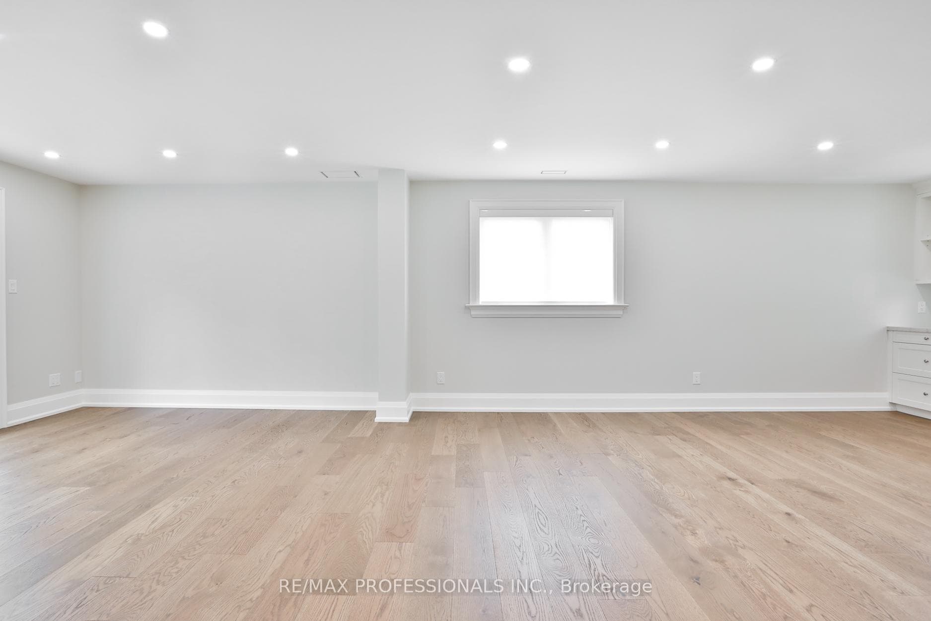 1183 Royal York Road Unit Upper photo 8