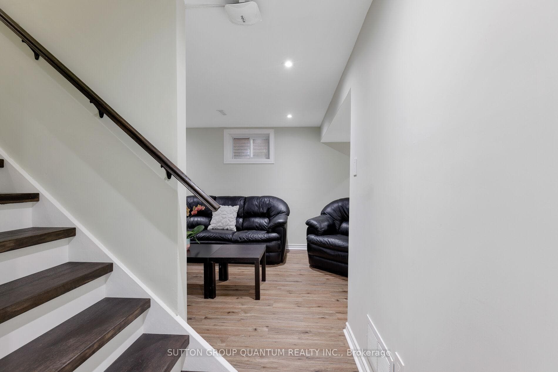 6378 ATHERLY Crescent photo 28