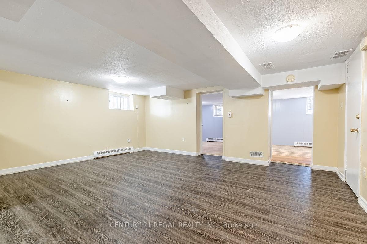 105 Lord Roberts Drive photo 23