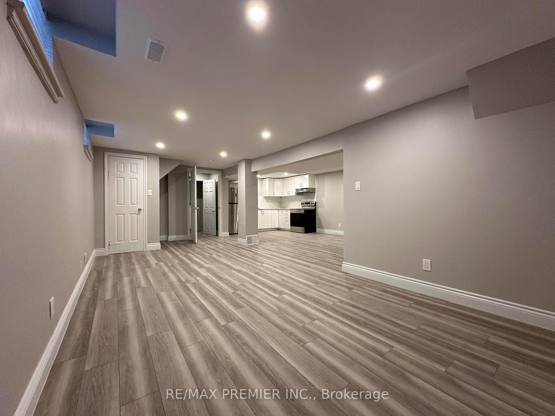 83 Woodcroft Lane photo 12
