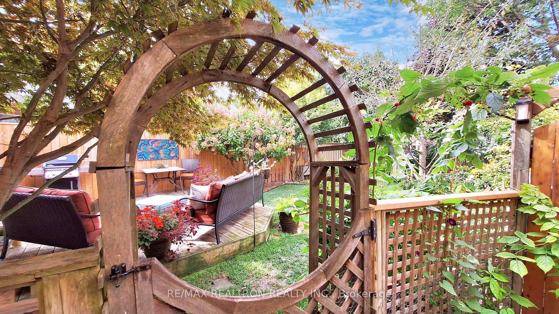 18 Evelyn Buck Lane photo 39