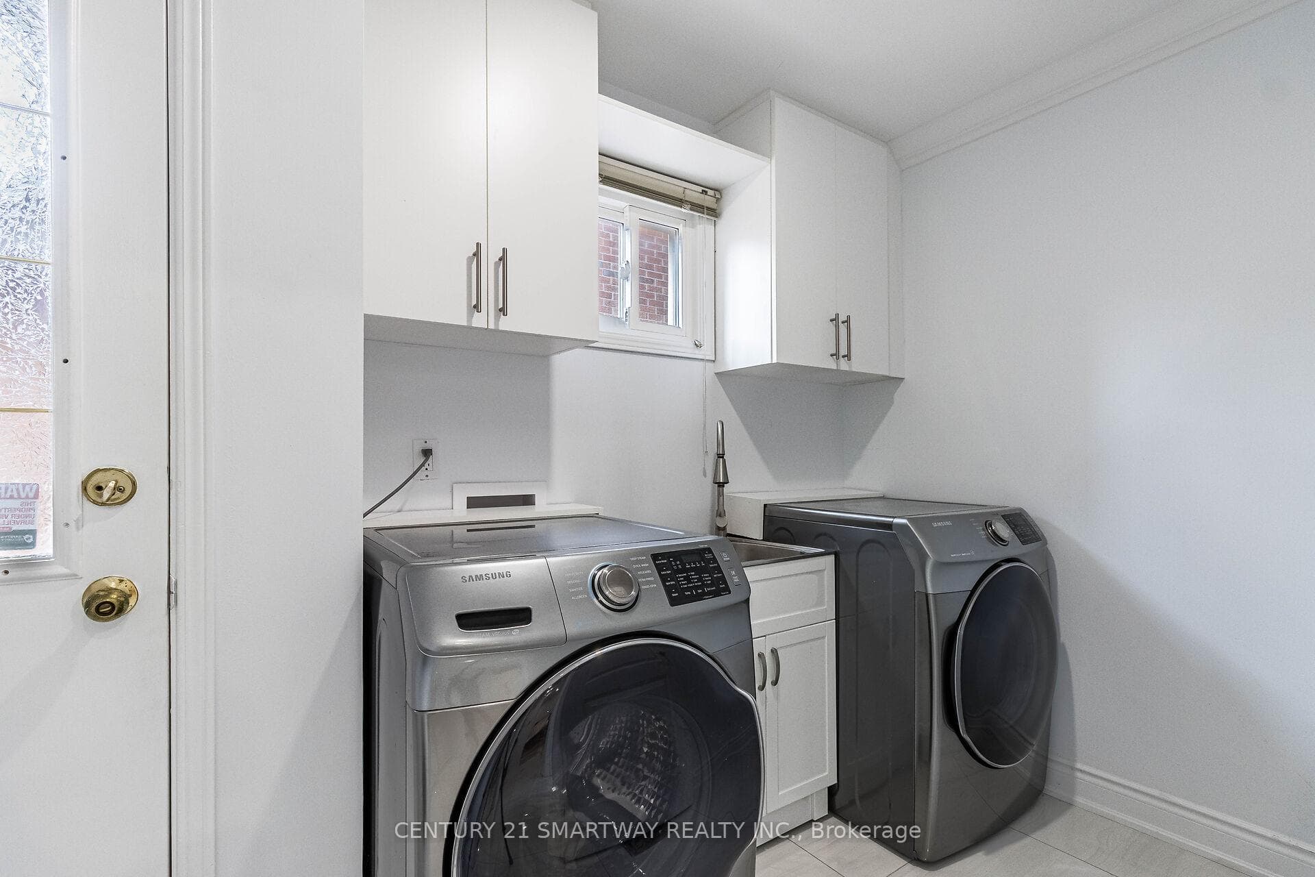 177 Butterfield Crescent photo 9
