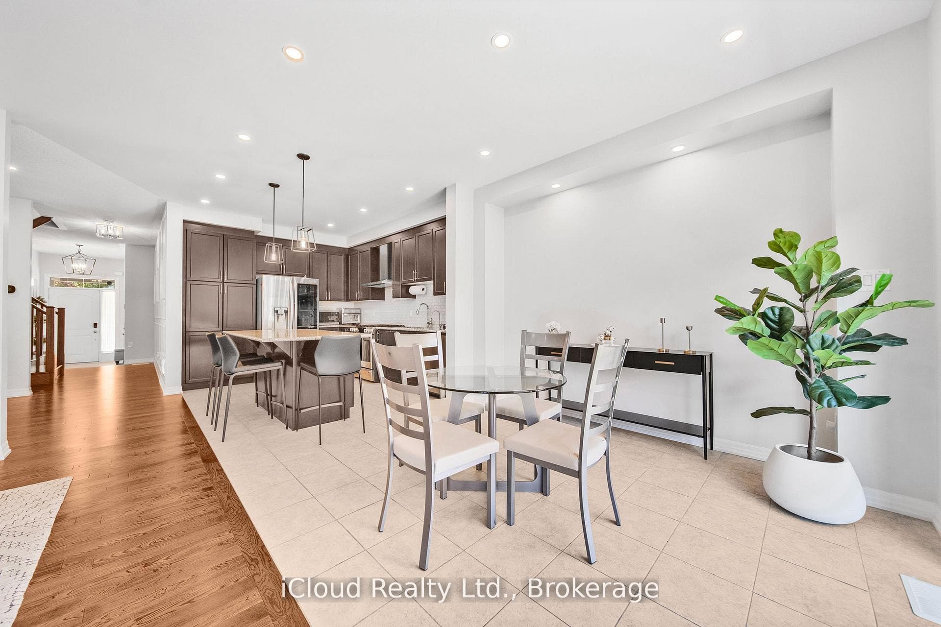 3327 Erasmum Street photo 10