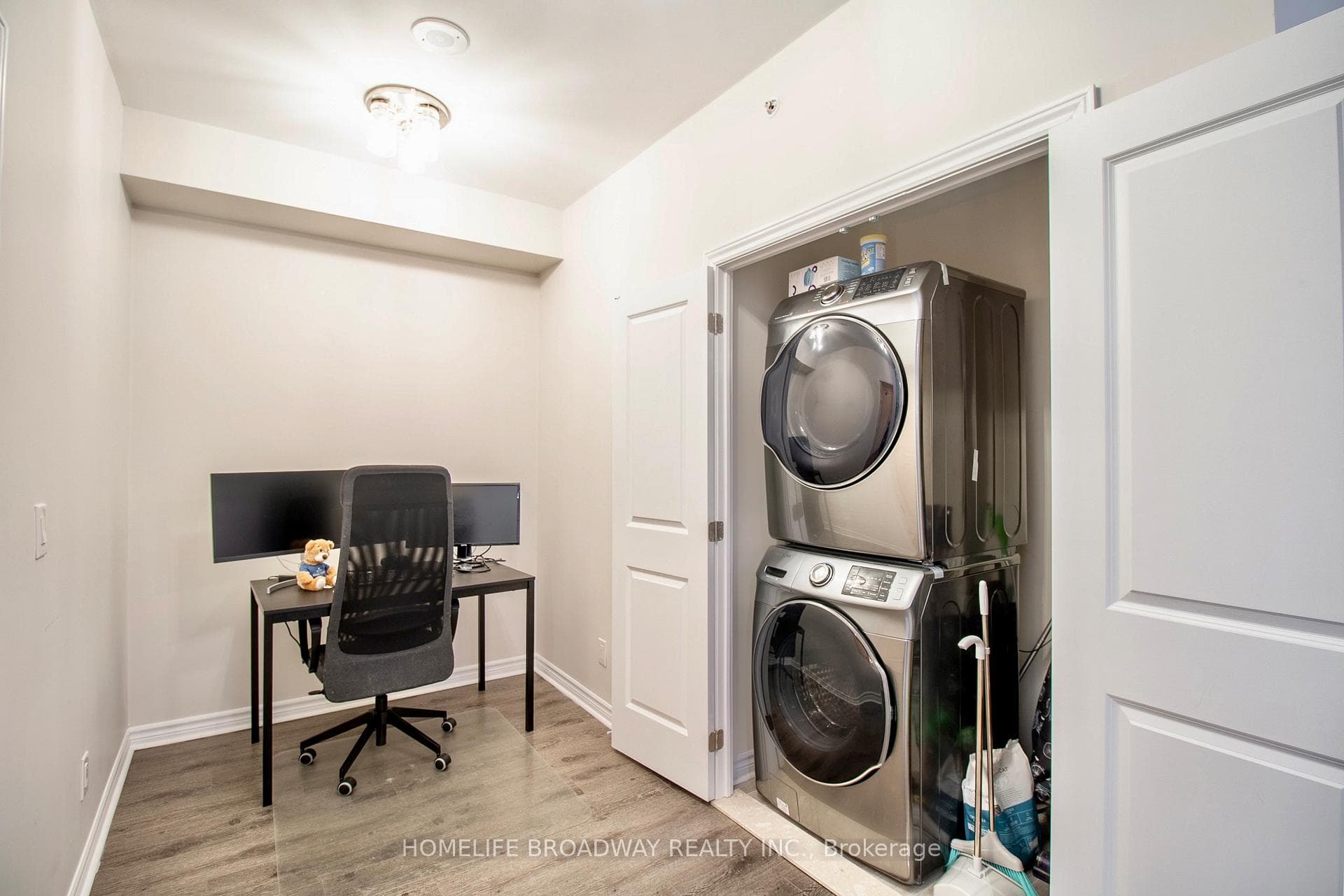 9255 Jane Street Unit 815 photo 17