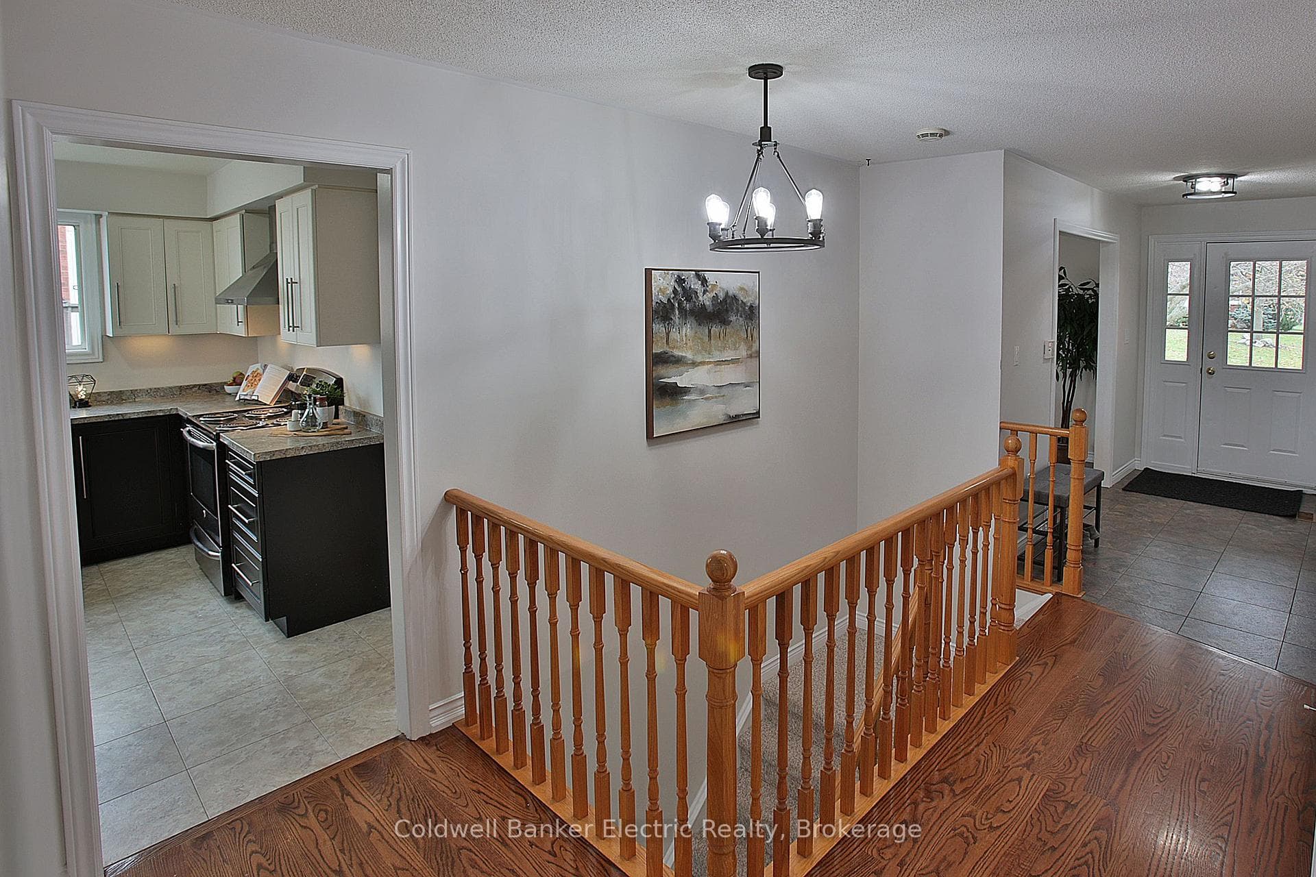 1830 Stratton Avenue photo 3