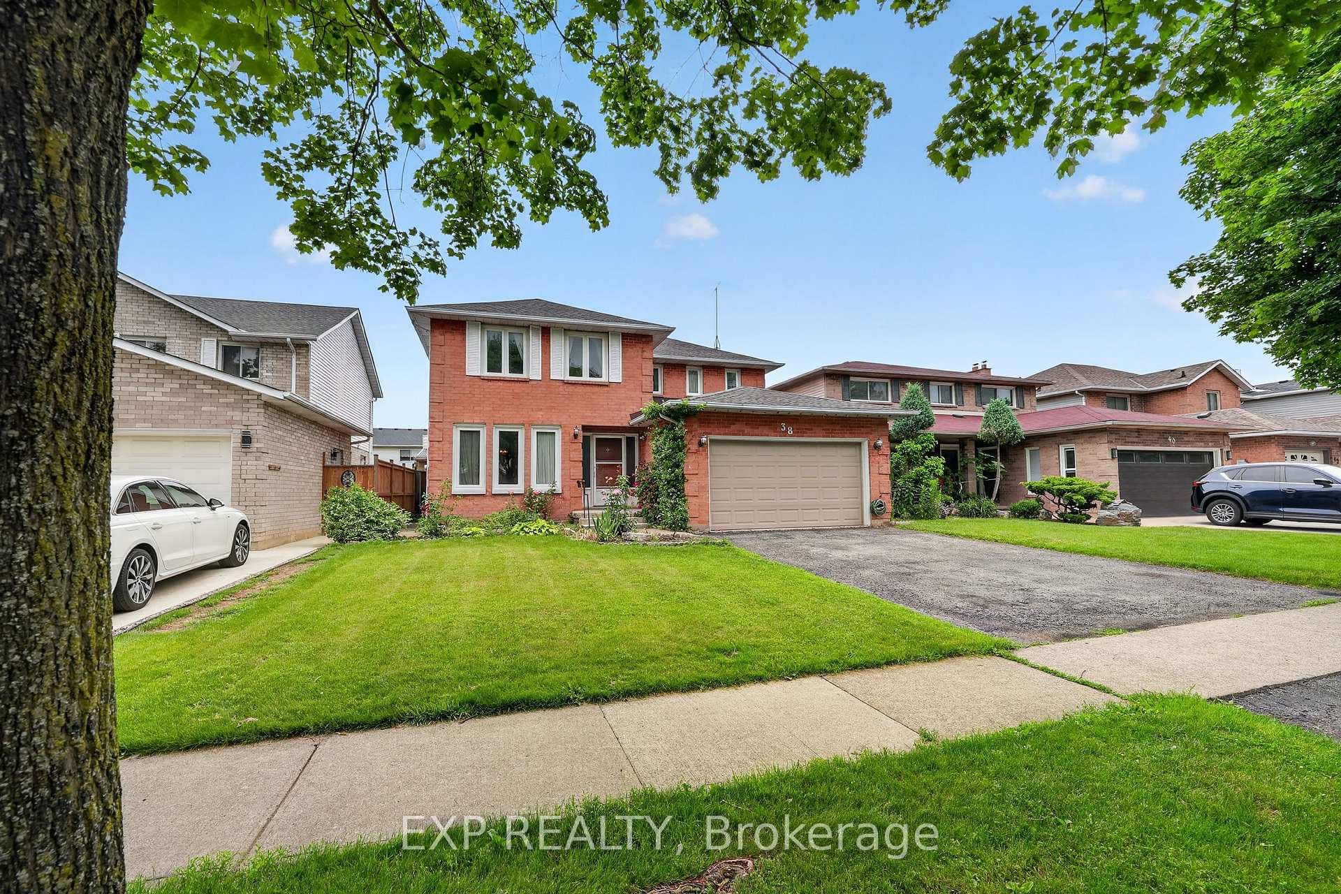 38 Farmington Drive photo 1