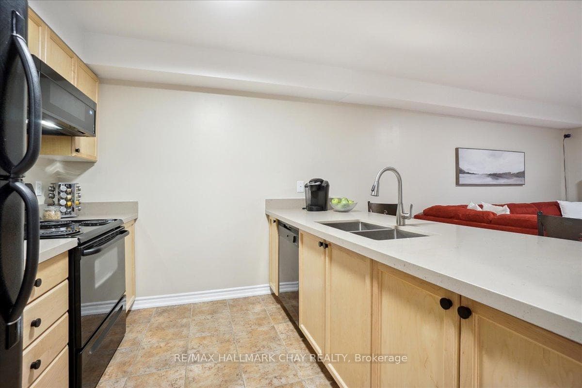 39 Coulter Street Unit 3 photo 7