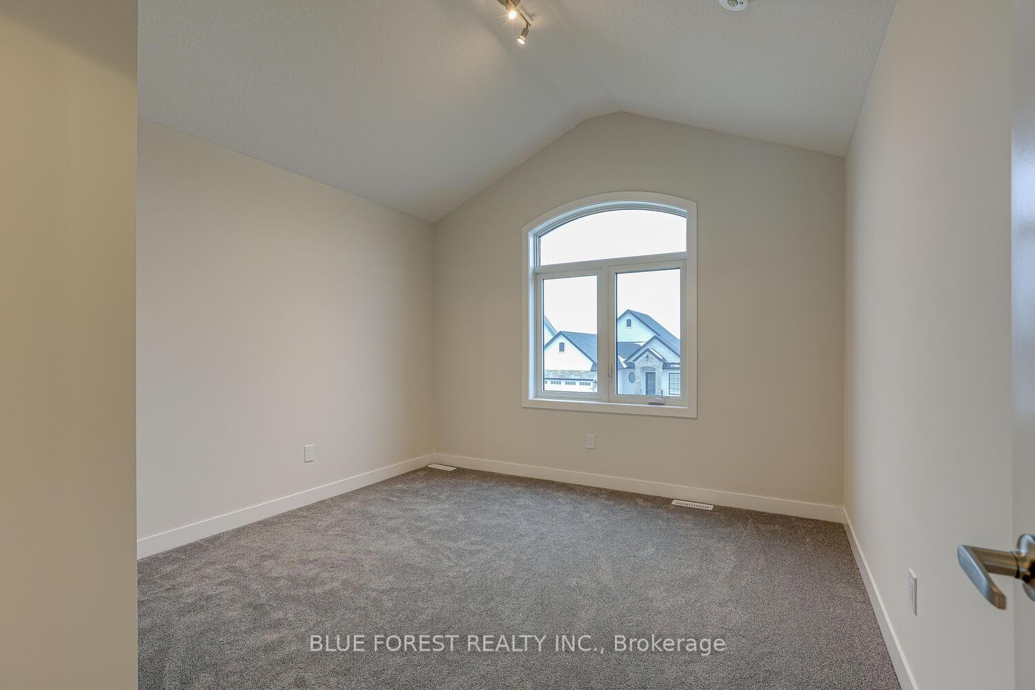 52 Wayside Lane photo 30