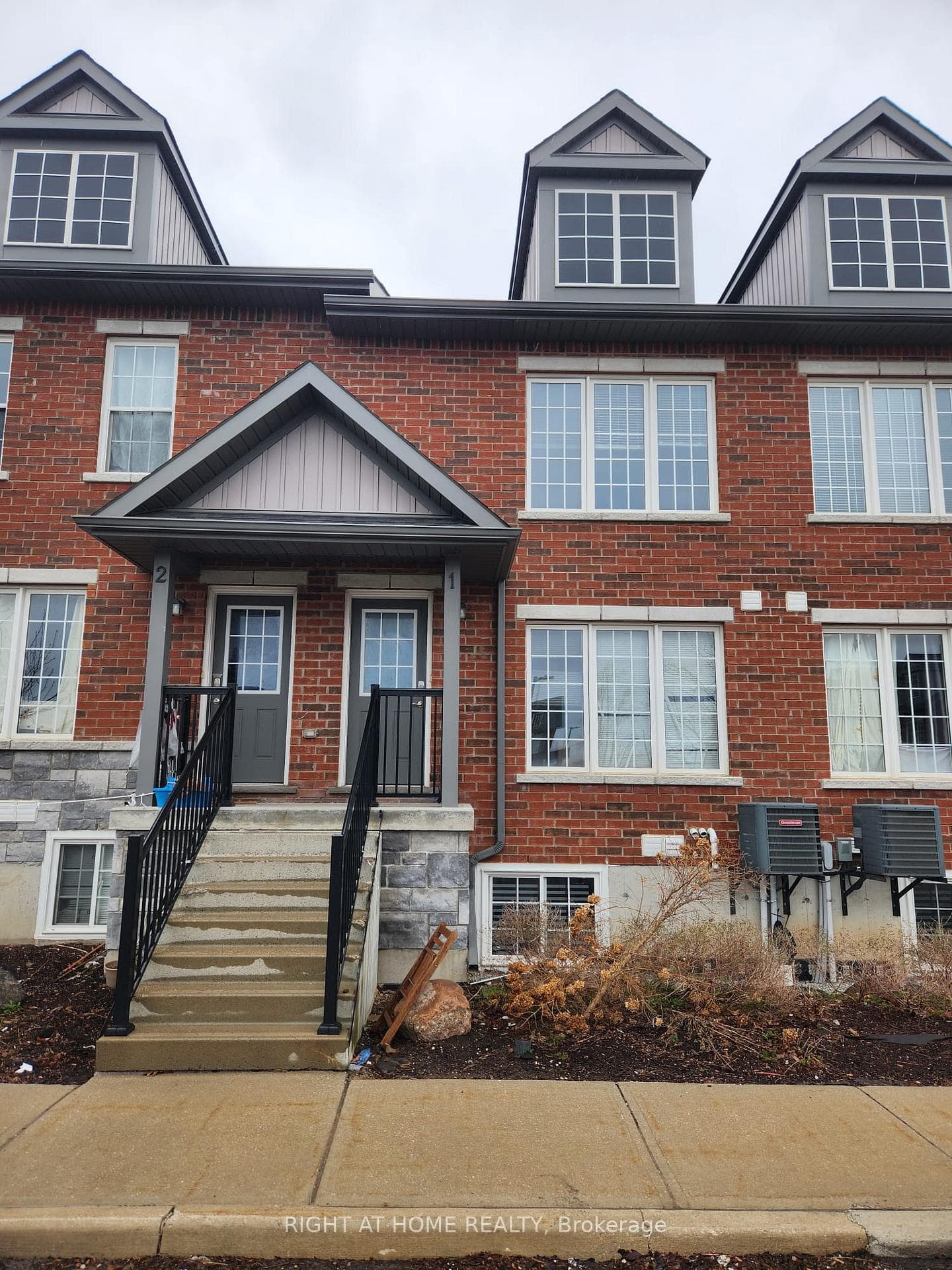 246 Penetanguishene Road Unit 1 photo 1