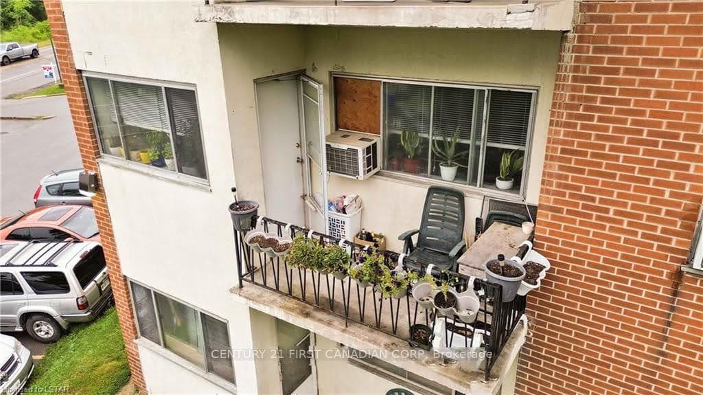 1174 Hamilton Road Unit 201 photo 12