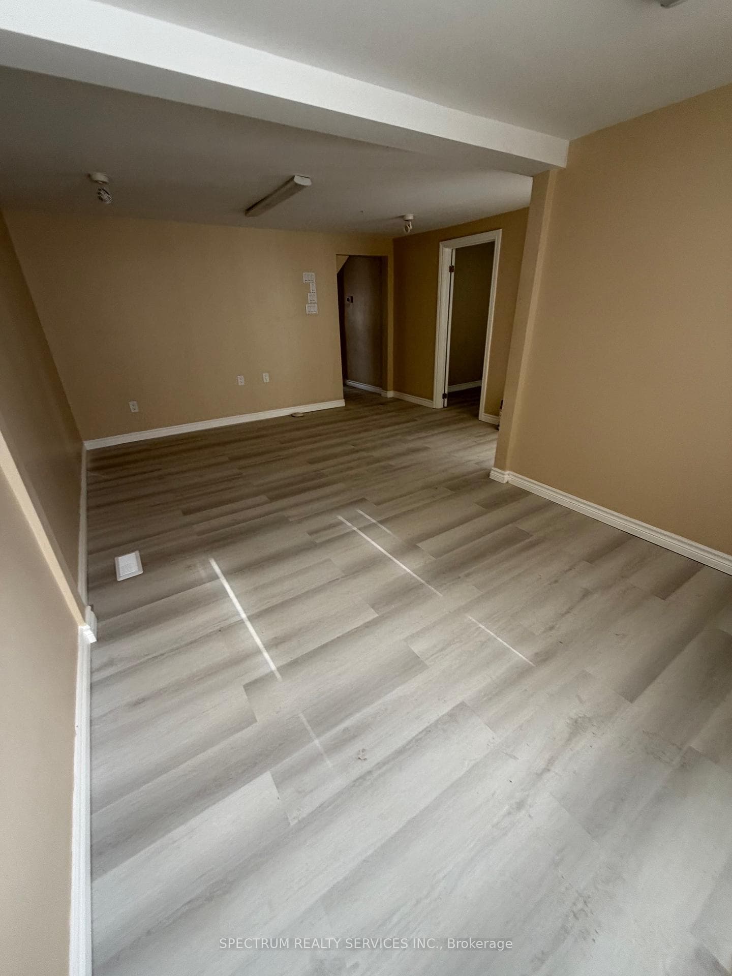 698 Sheppard Avenue photo 13