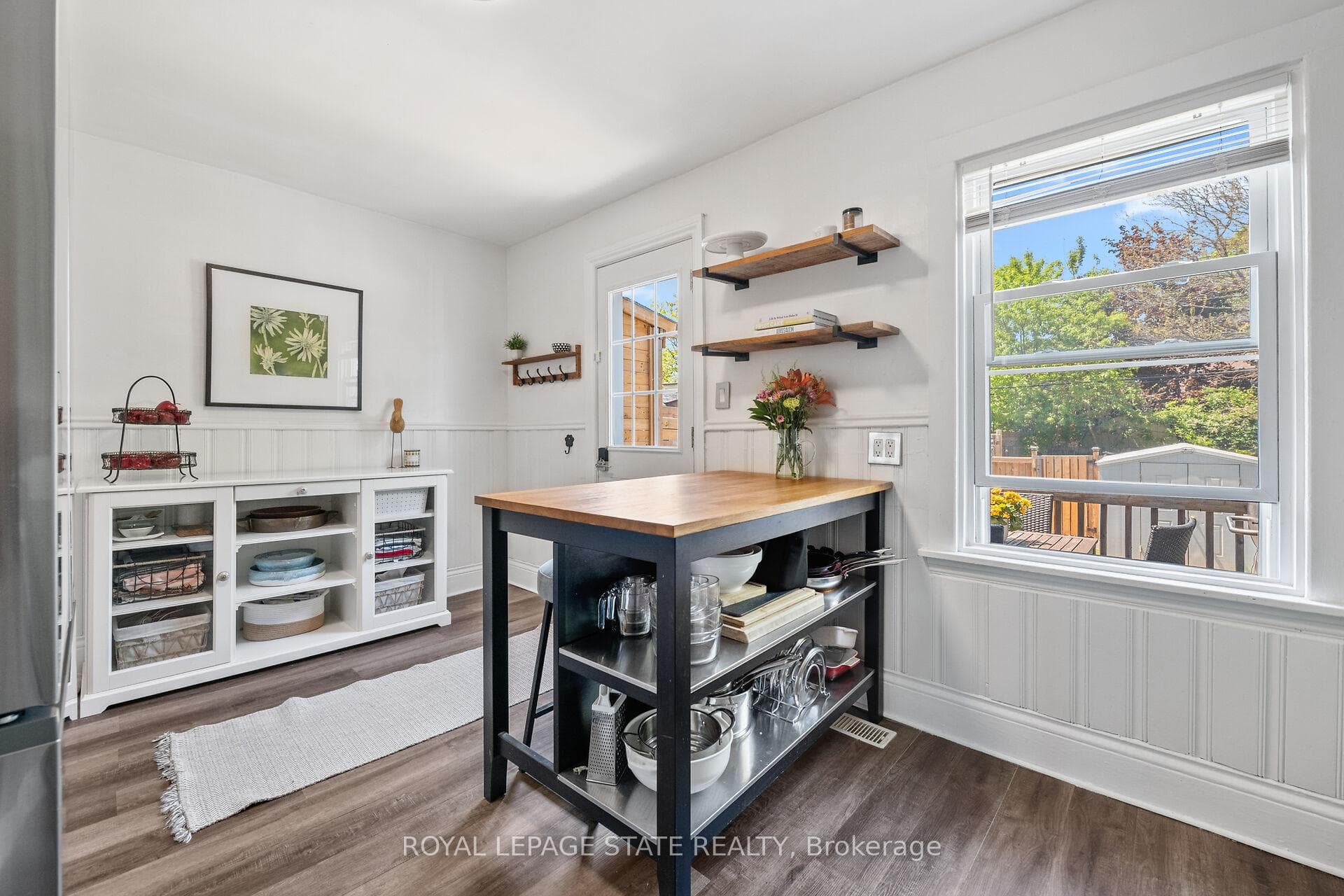 105 Grosvenor Avenue photo 11