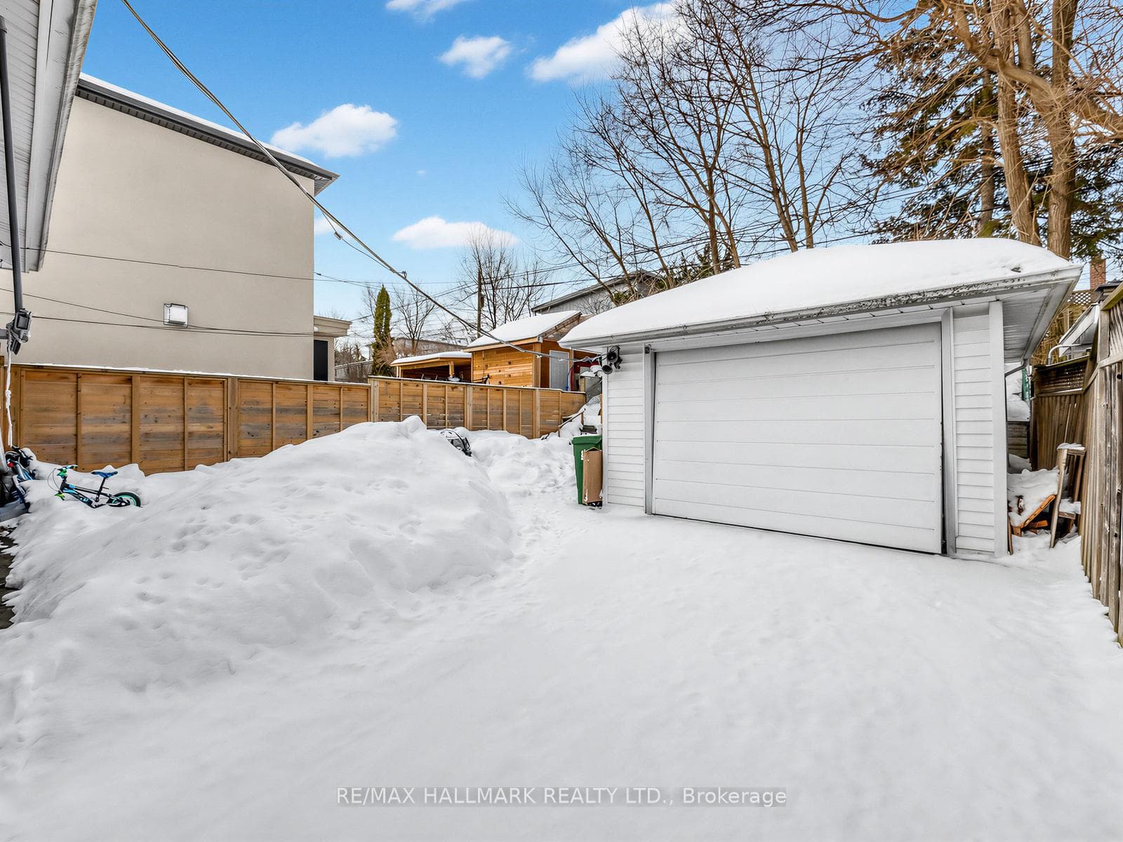 18 Roblin Avenue photo 33