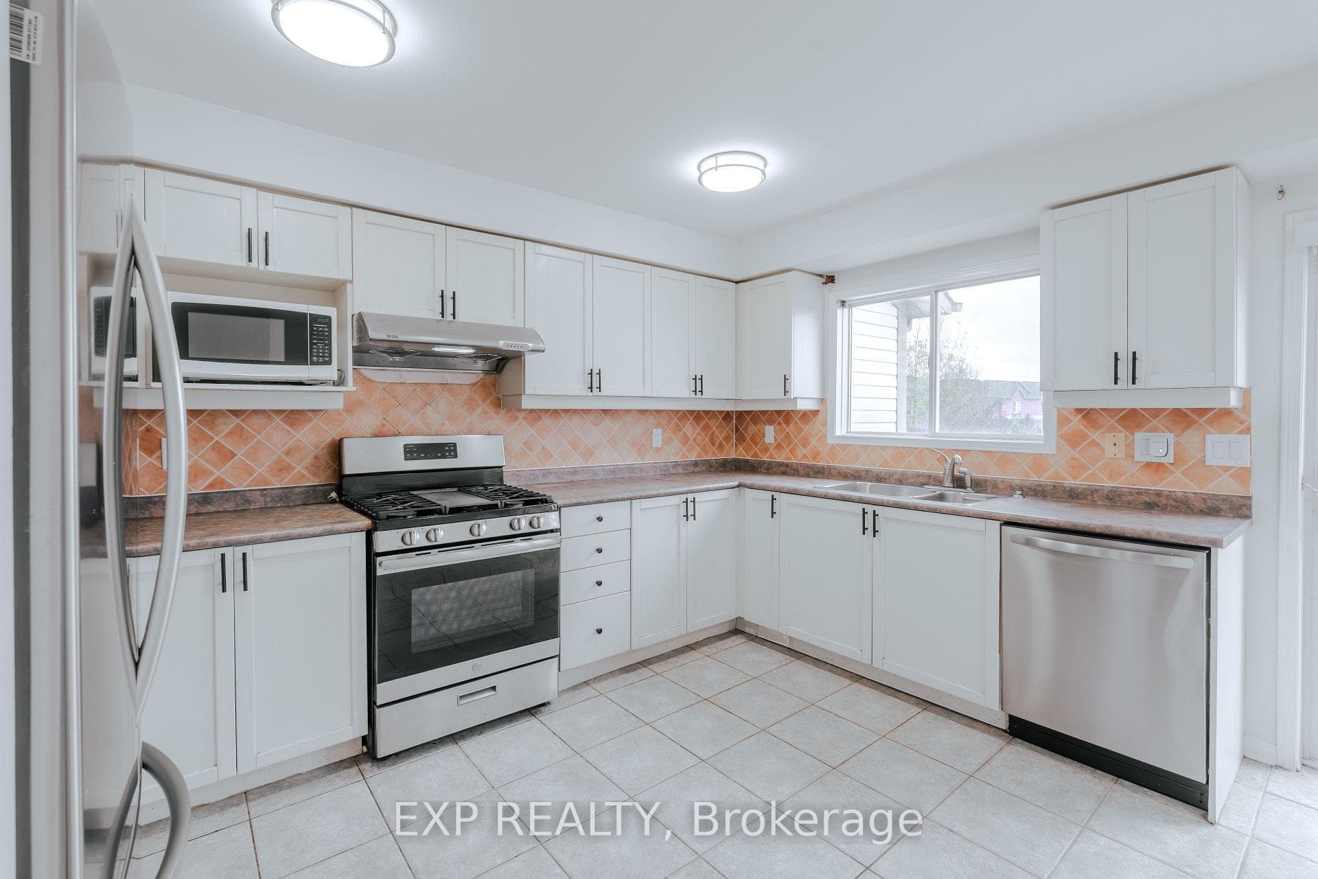 5 Schouten Crescent photo 9