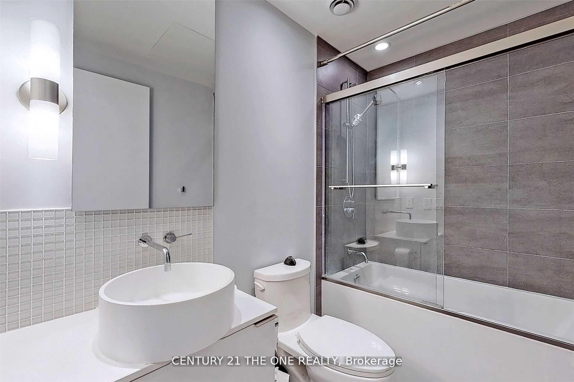 185 Roehampton Avenue Unit 2407 photo 9