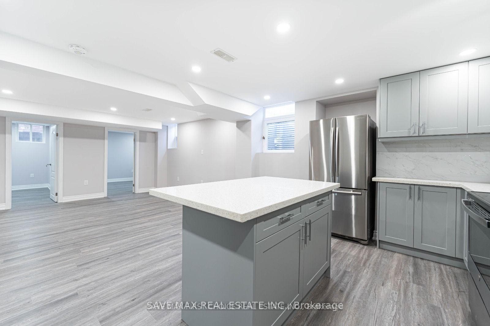 65 Dunwell Crescent Unit Lower photo 6