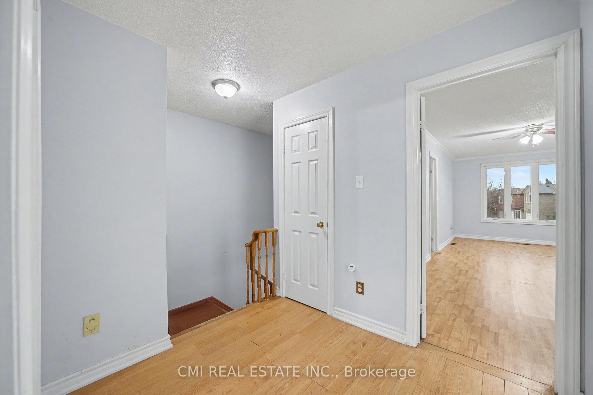 993 Lucerne Crescent photo 25
