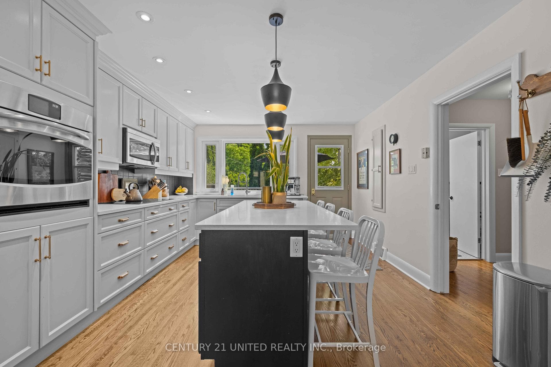 1382 Gordon Avenue photo 12