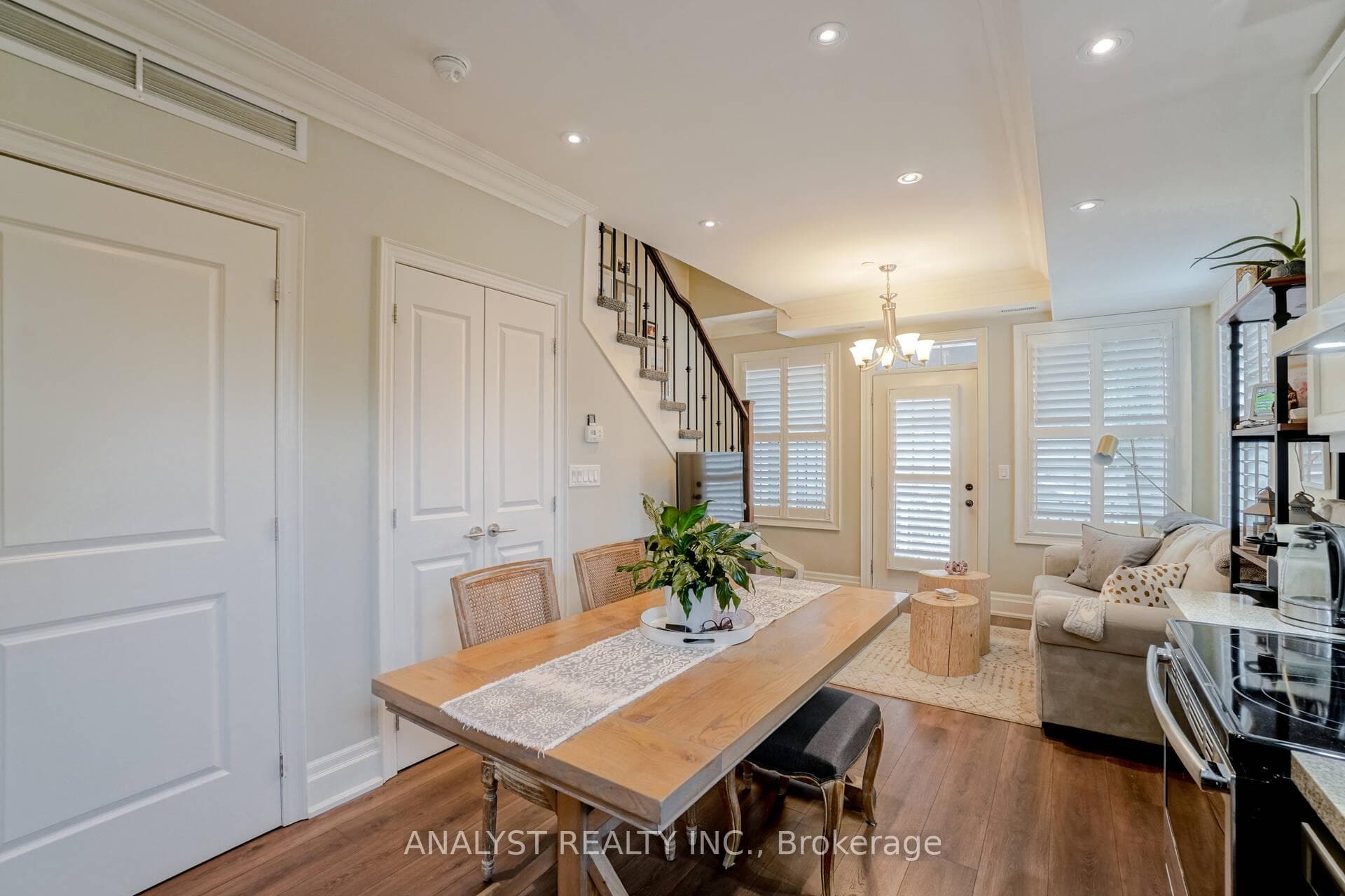 10425 Islington Avenue Unit 216 photo 11