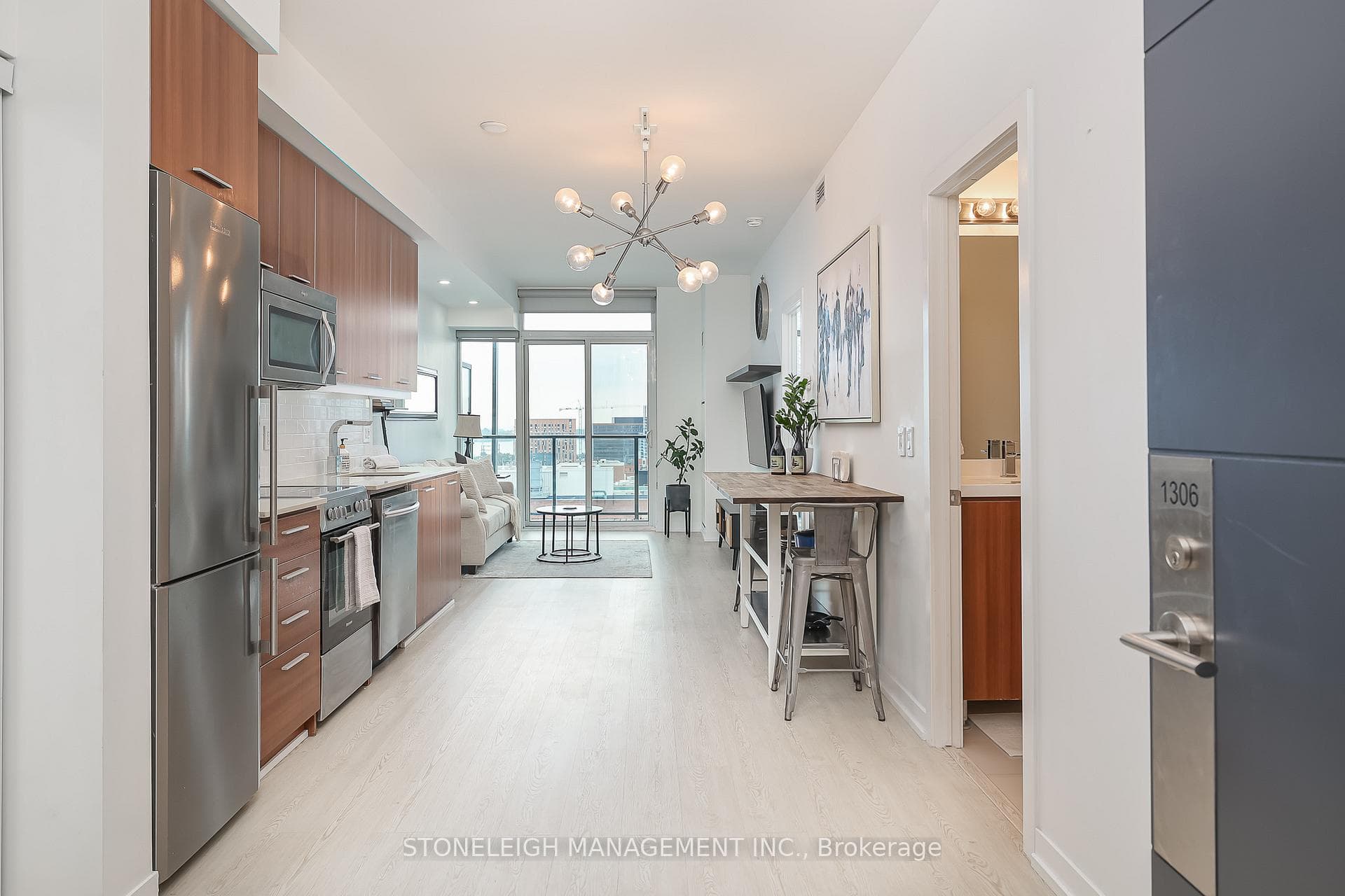 105 George Street Unit 1306 photo 4