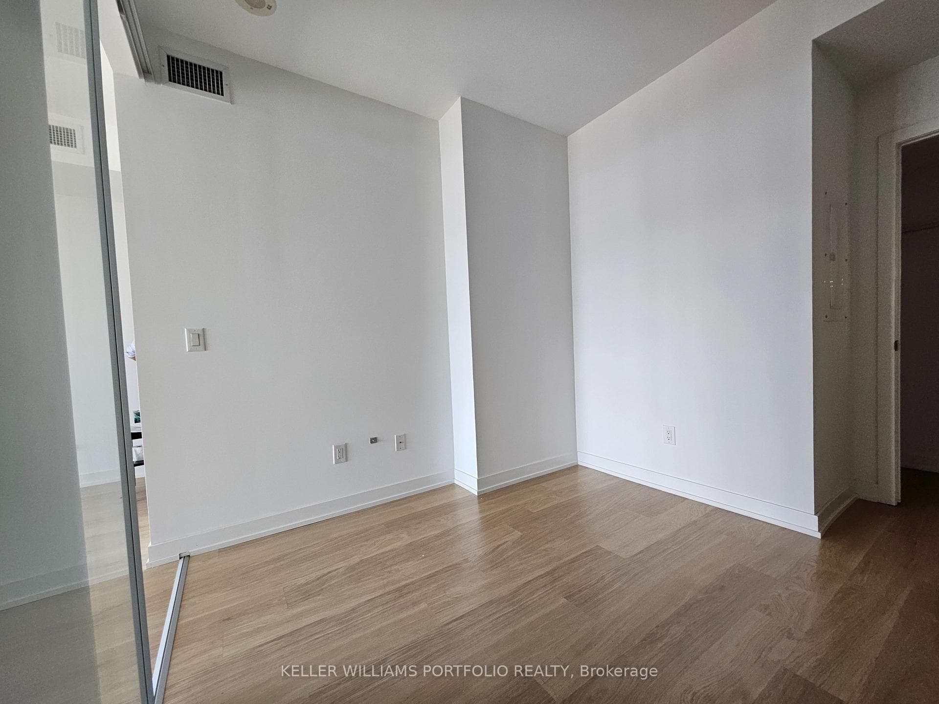 105 George Street Unit 2012 photo 5