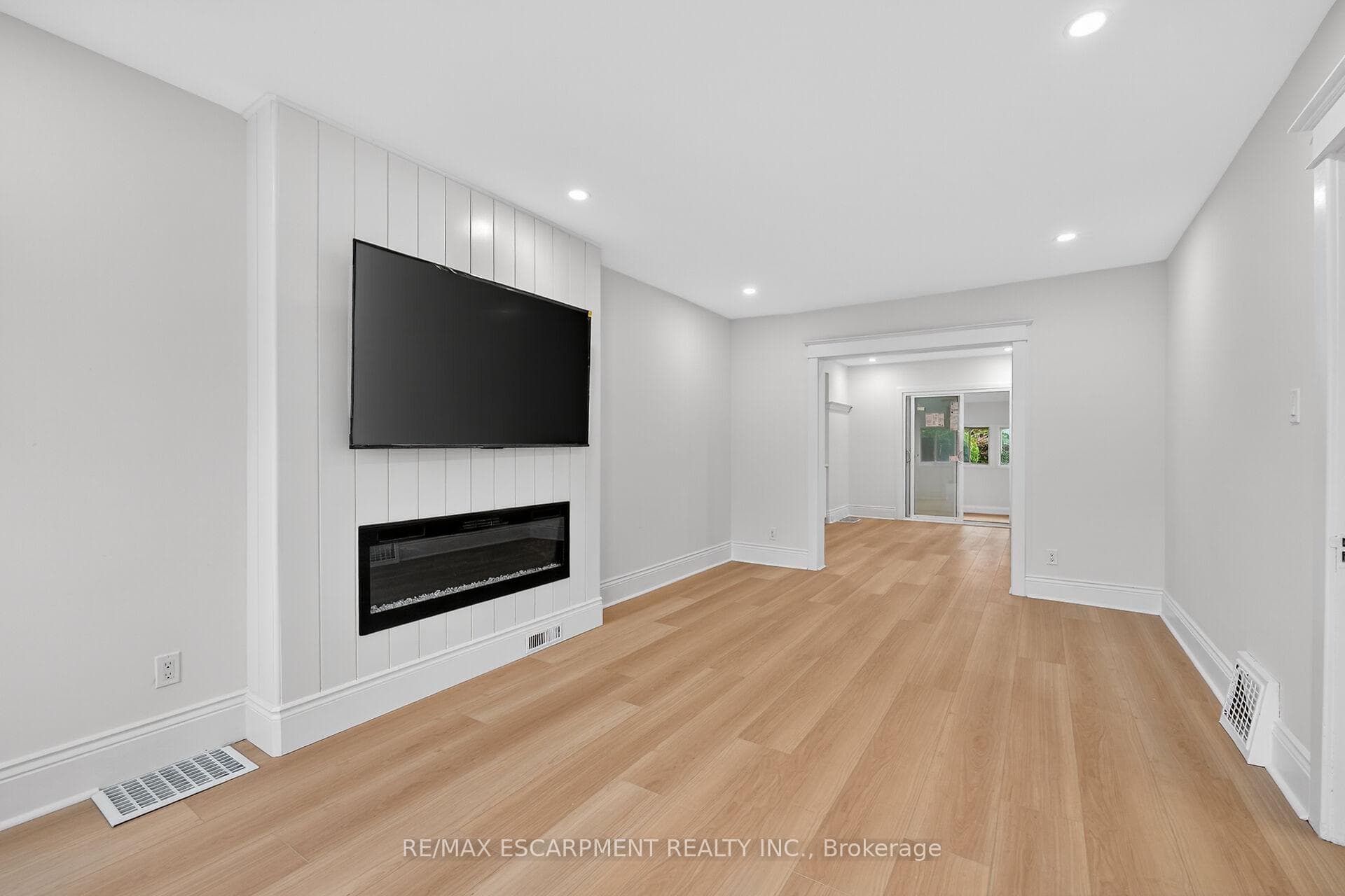 101 Houghton Avenue photo 7