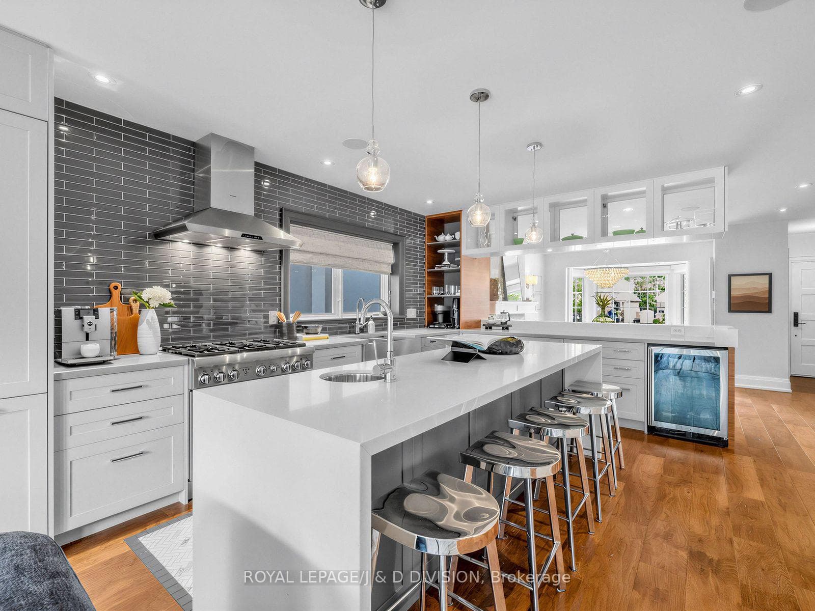 146 Glenvale Boulevard photo 8