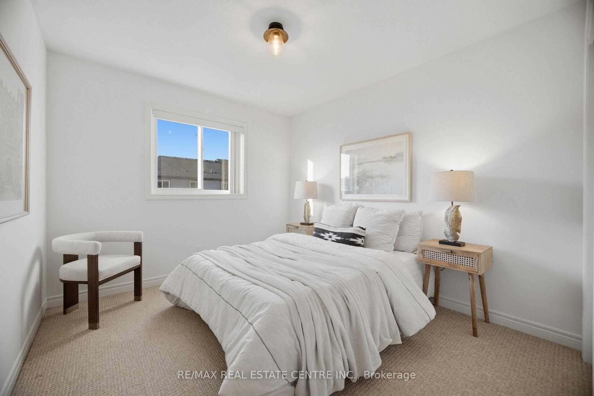 206 HERON Street photo 34