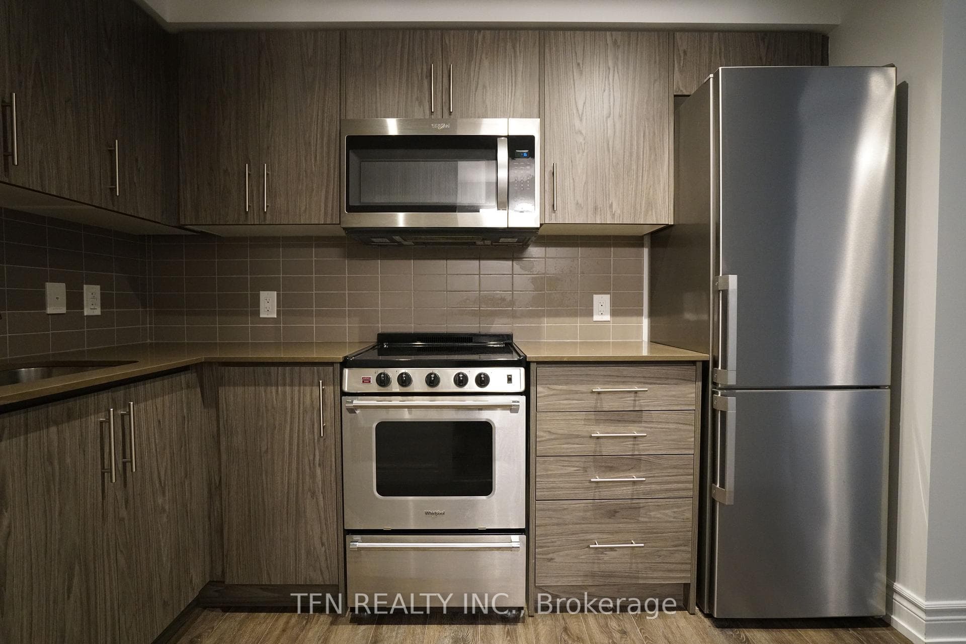 1700 Avenue Road Unit 215 photo 4