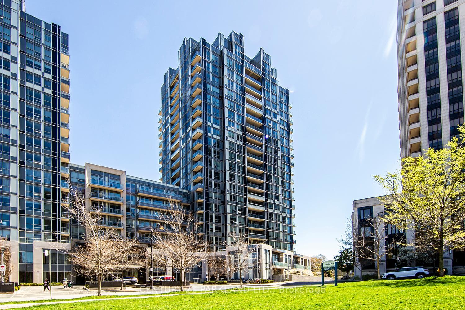 120 Harrison Garden Boulevard Unit 307 photo 2